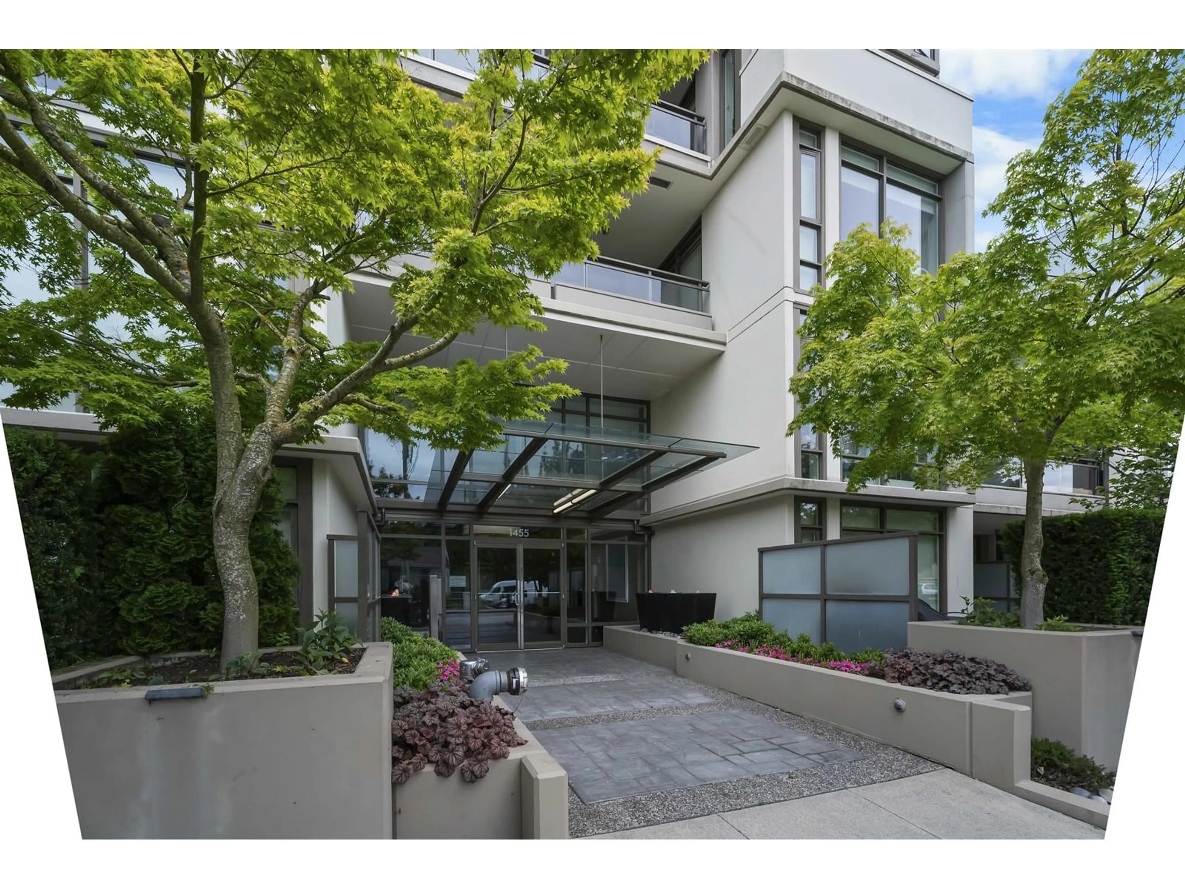 Indoor foyer for 1105 - 1455 GEORGE, White Rock British Columbia V4B0A9