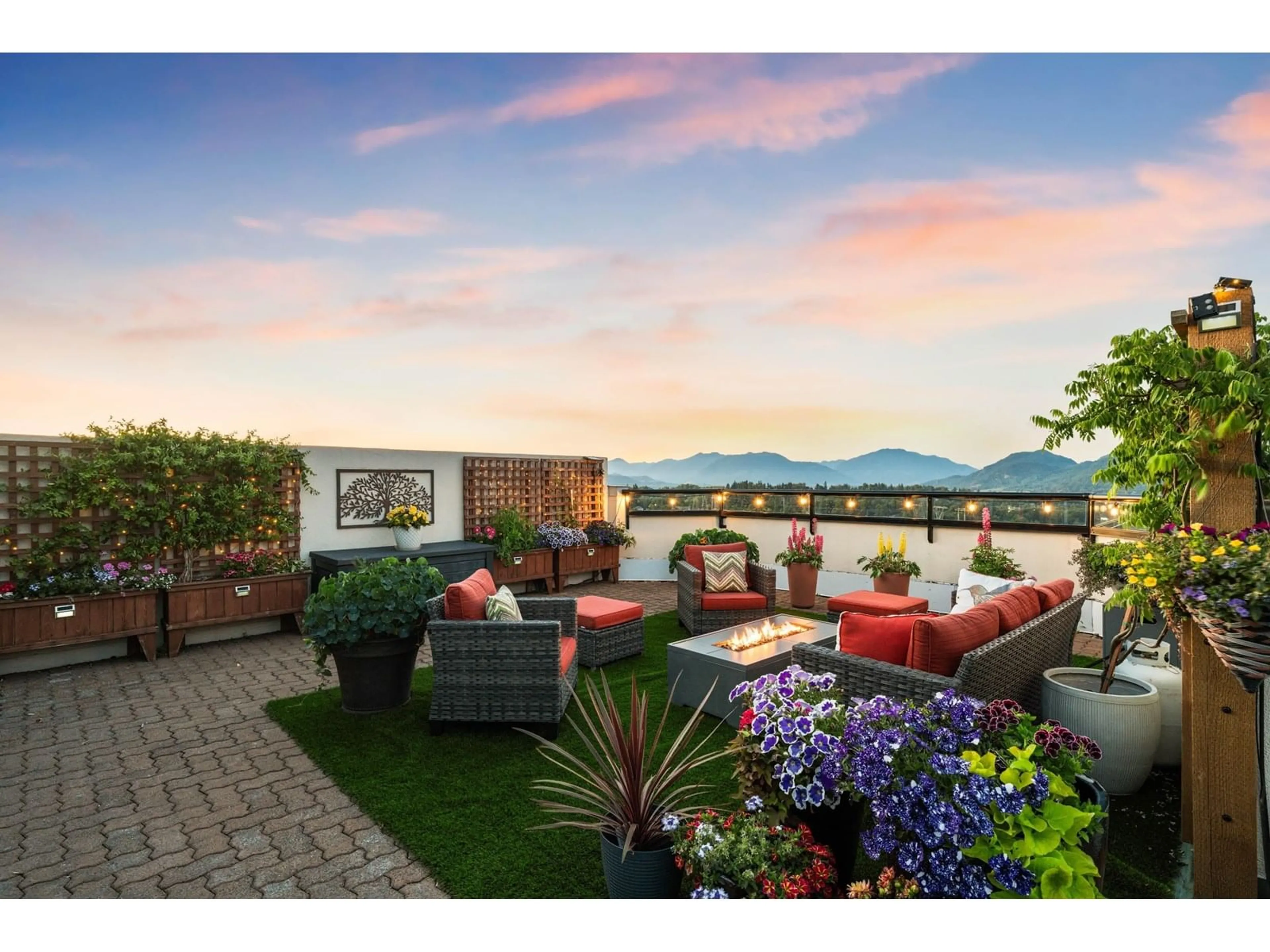 Patio, water/lake/river/ocean view for 1701 - 3190 GLADWIN, Abbotsford British Columbia V2T5T2