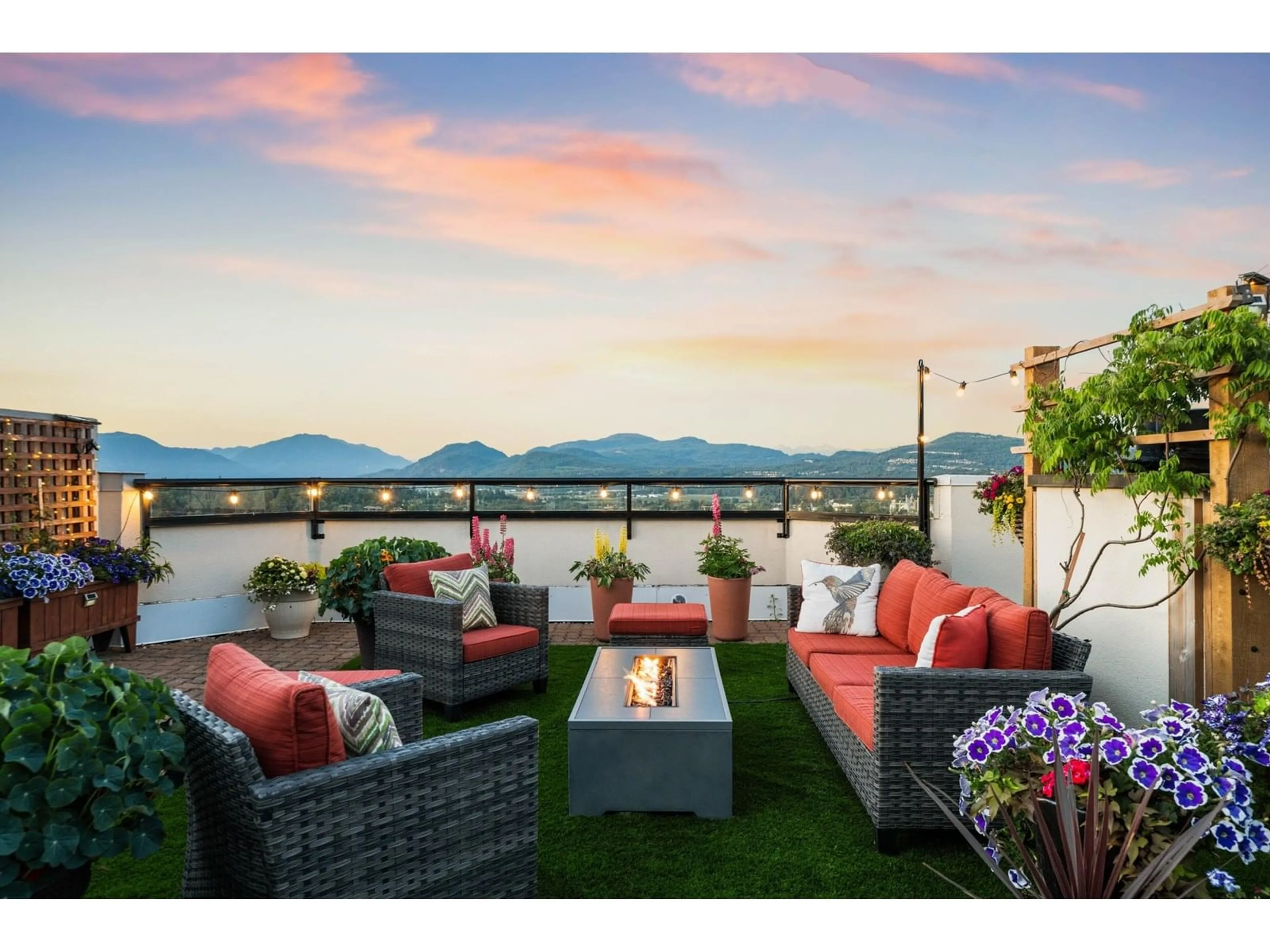 Patio, water/lake/river/ocean view for 1701 - 3190 GLADWIN, Abbotsford British Columbia V2T5T2