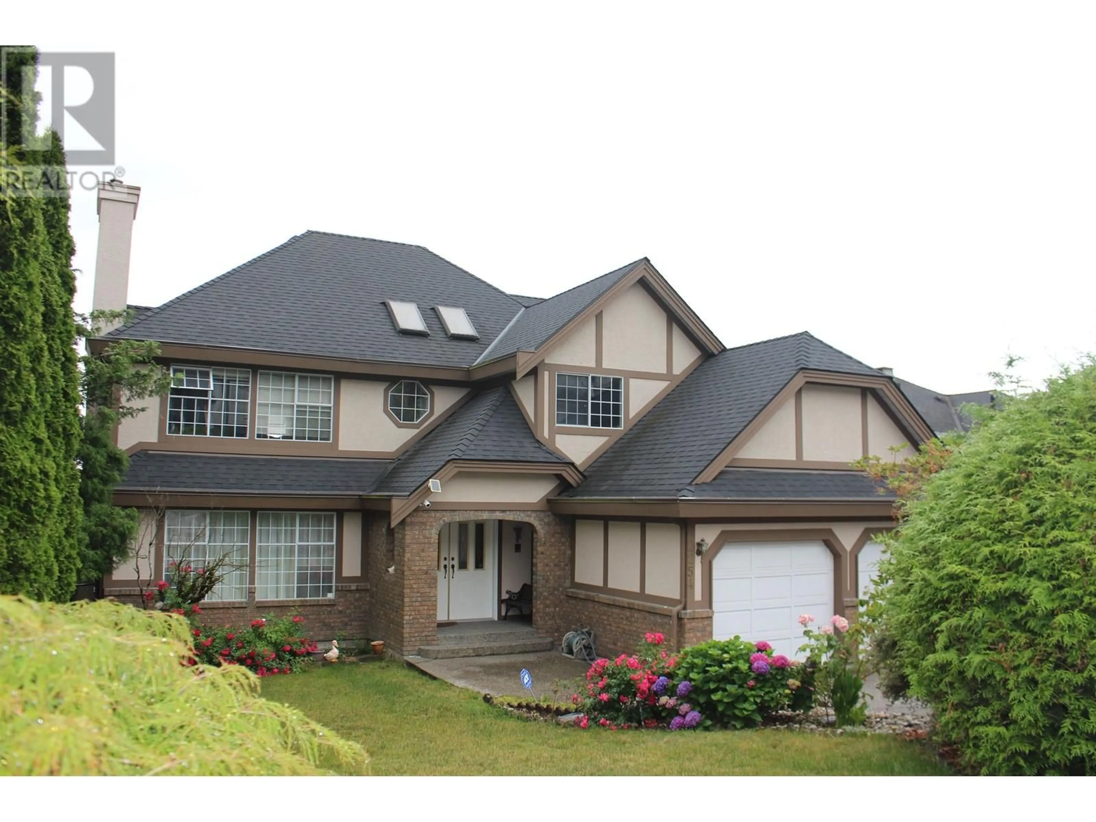 Home with vinyl exterior material, street for 2254 SORRENTO DRIVE, Coquitlam British Columbia V3K6P4