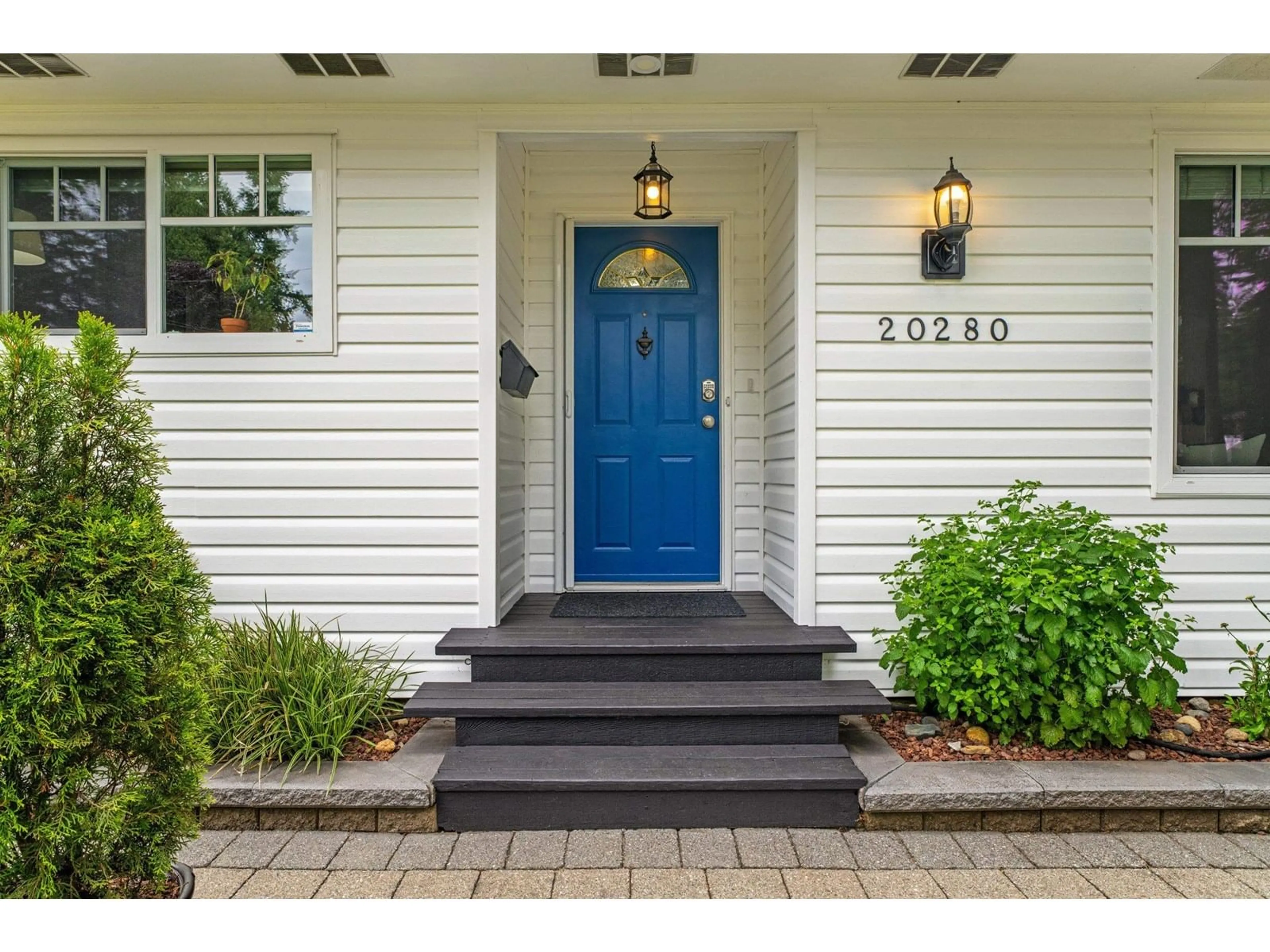 Indoor entryway for 20280 36B, Langley British Columbia V3A2S2