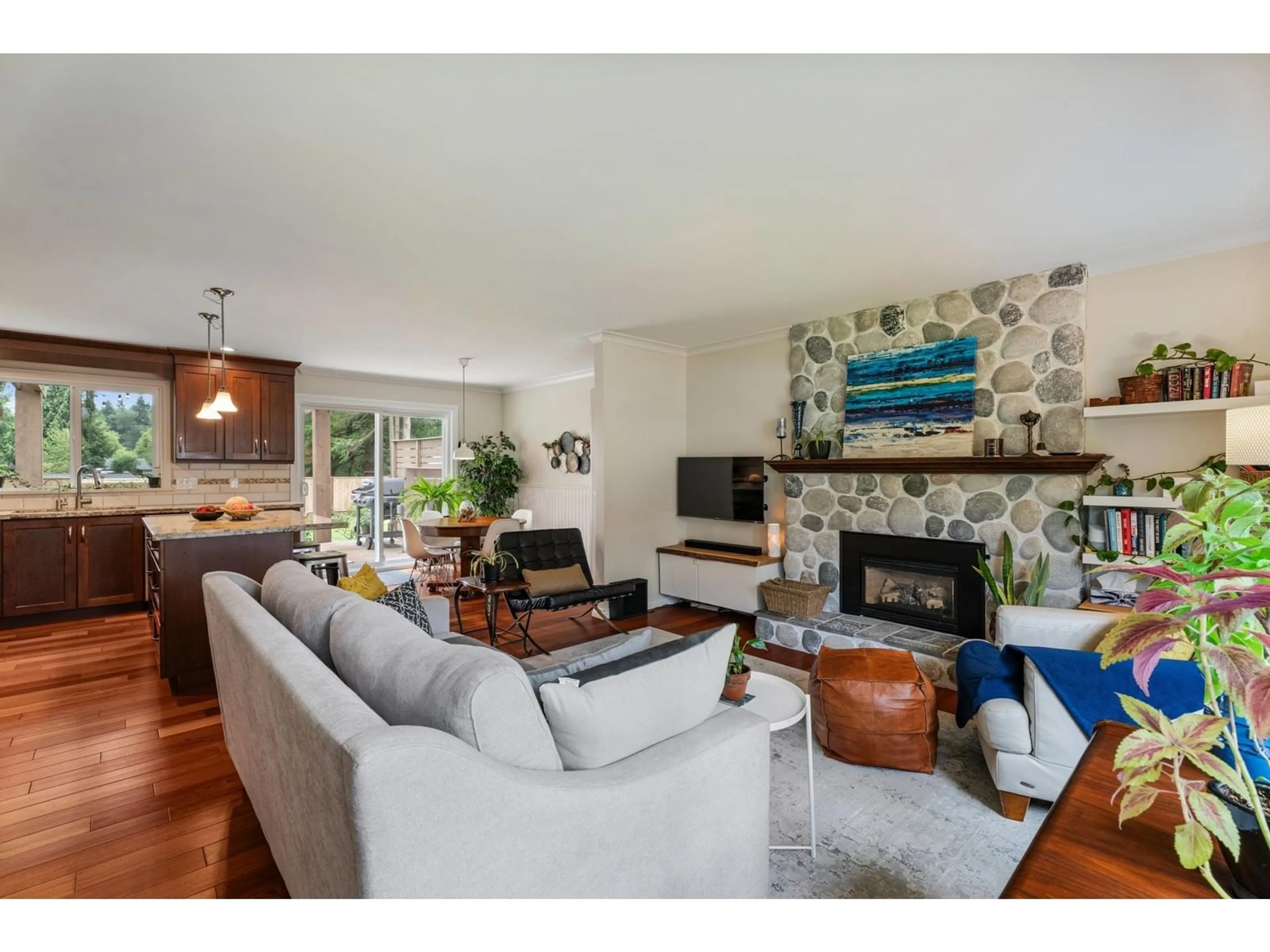 Living room with furniture, unknown for 20280 36B, Langley British Columbia V3A2S2