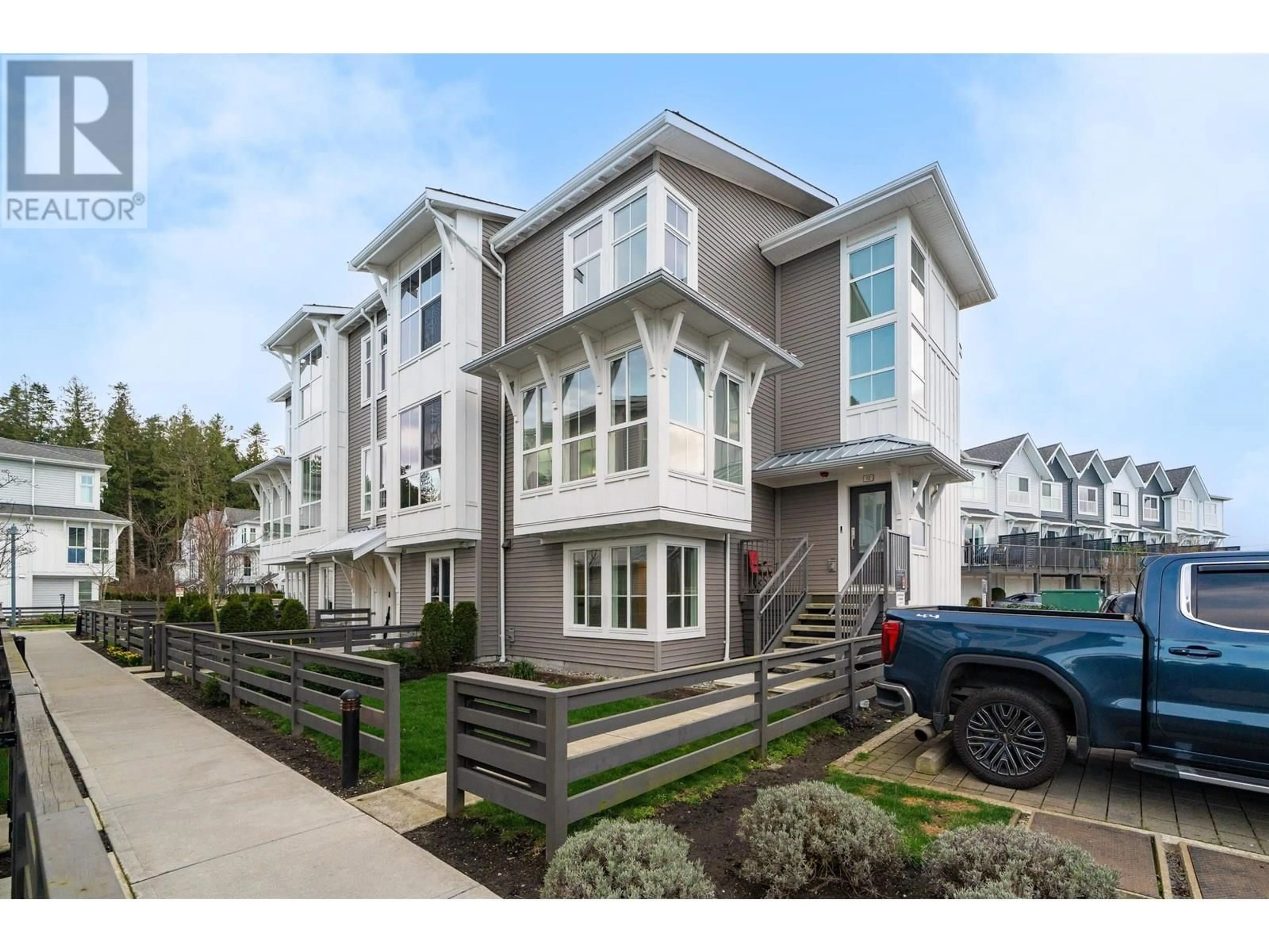 Home with vinyl exterior material, street for 12 - 4656 ORCA WAY, Tsawwassen British Columbia V4M0C9