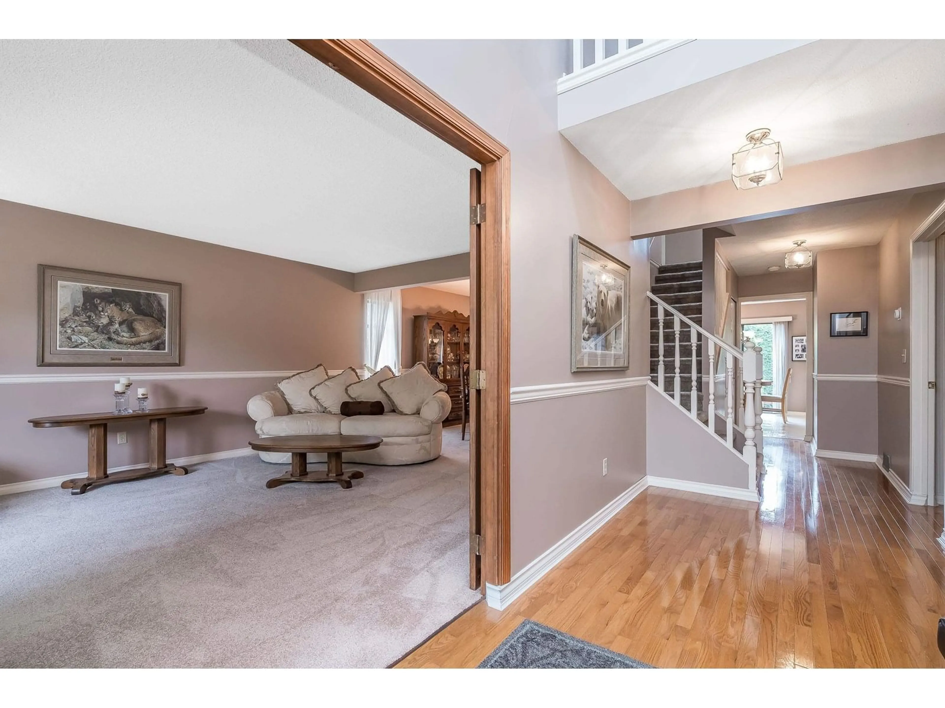Indoor entryway for 16072 13, Surrey British Columbia V4A6W1