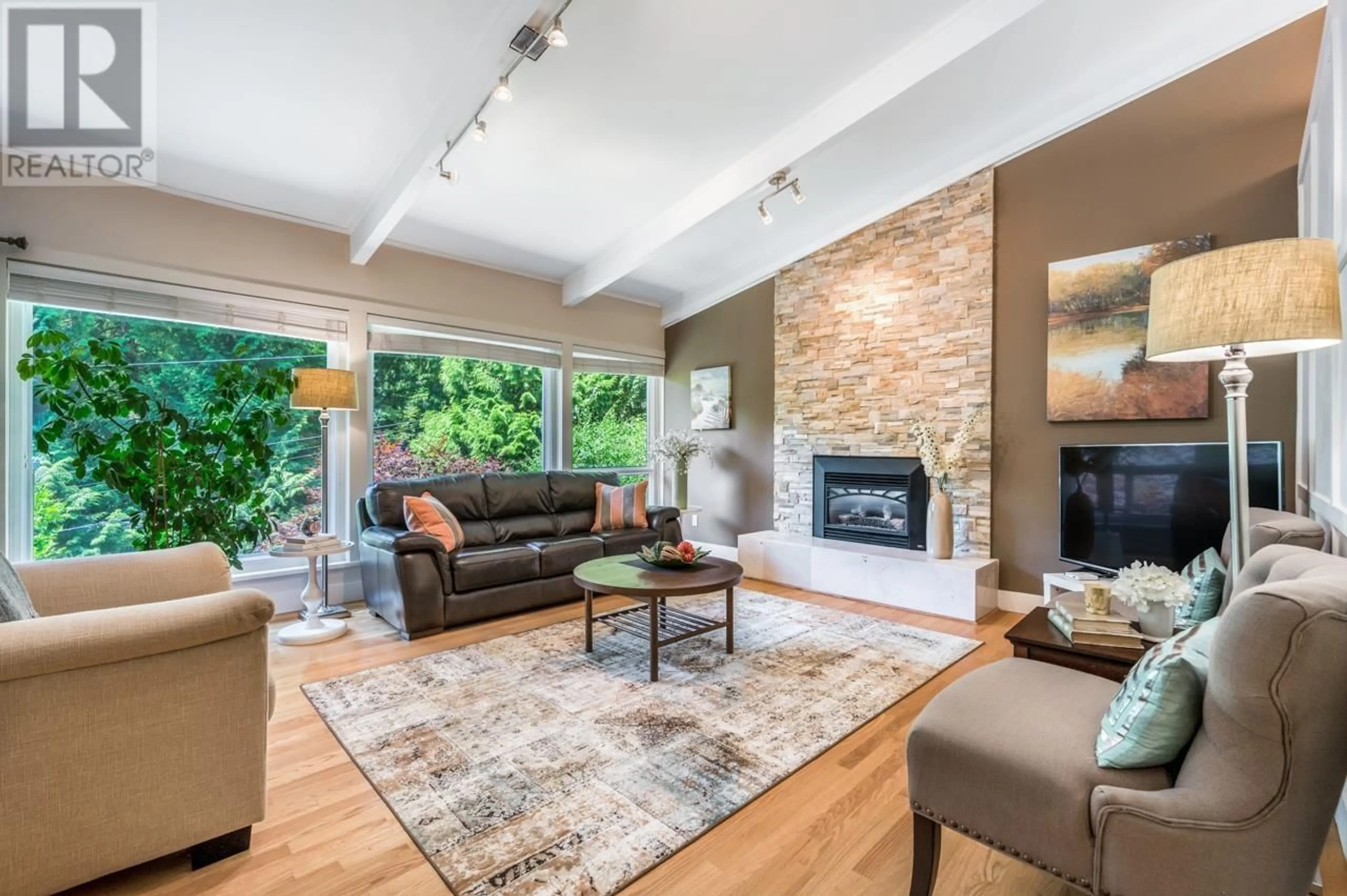 Living room with furniture, unknown for 2120 28TH STREET, West Vancouver British Columbia V7V4M3