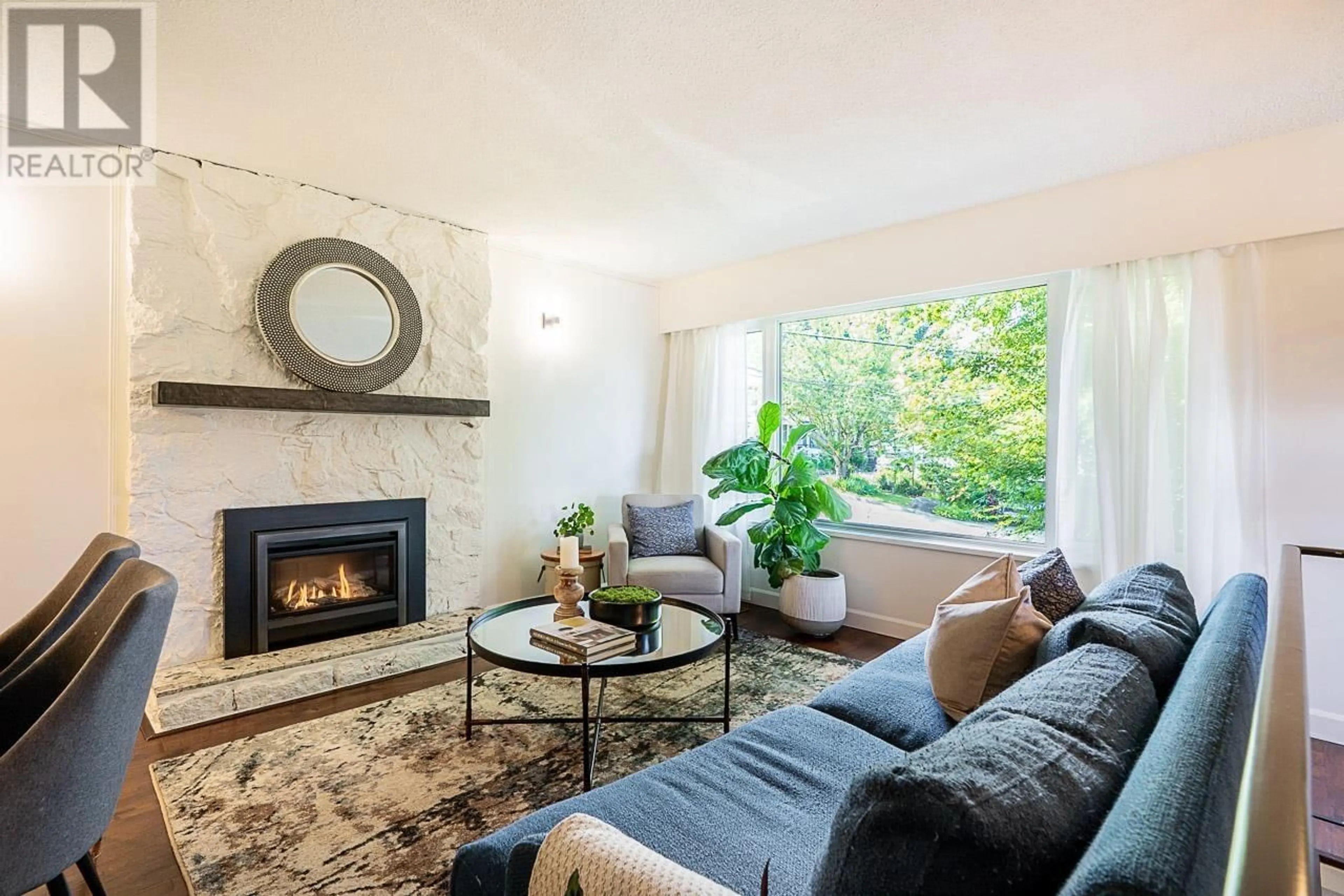 Living room with furniture, unknown for 2012 LANGAN AVENUE, Port Coquitlam British Columbia V3C1L2