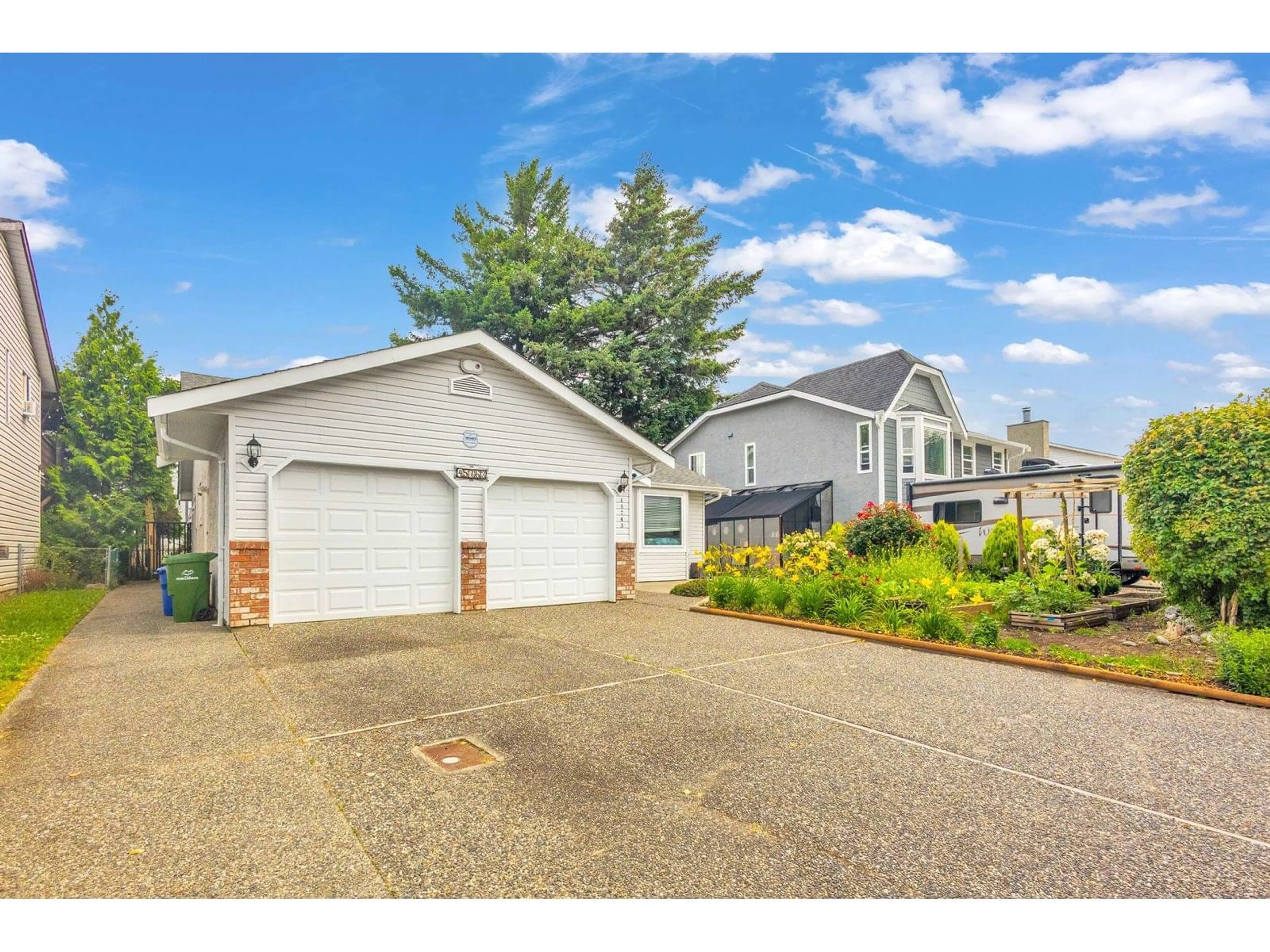 Home with vinyl exterior material, street for 45763 TIMOTHY AVENUE, Chilliwack British Columbia V2R2S3