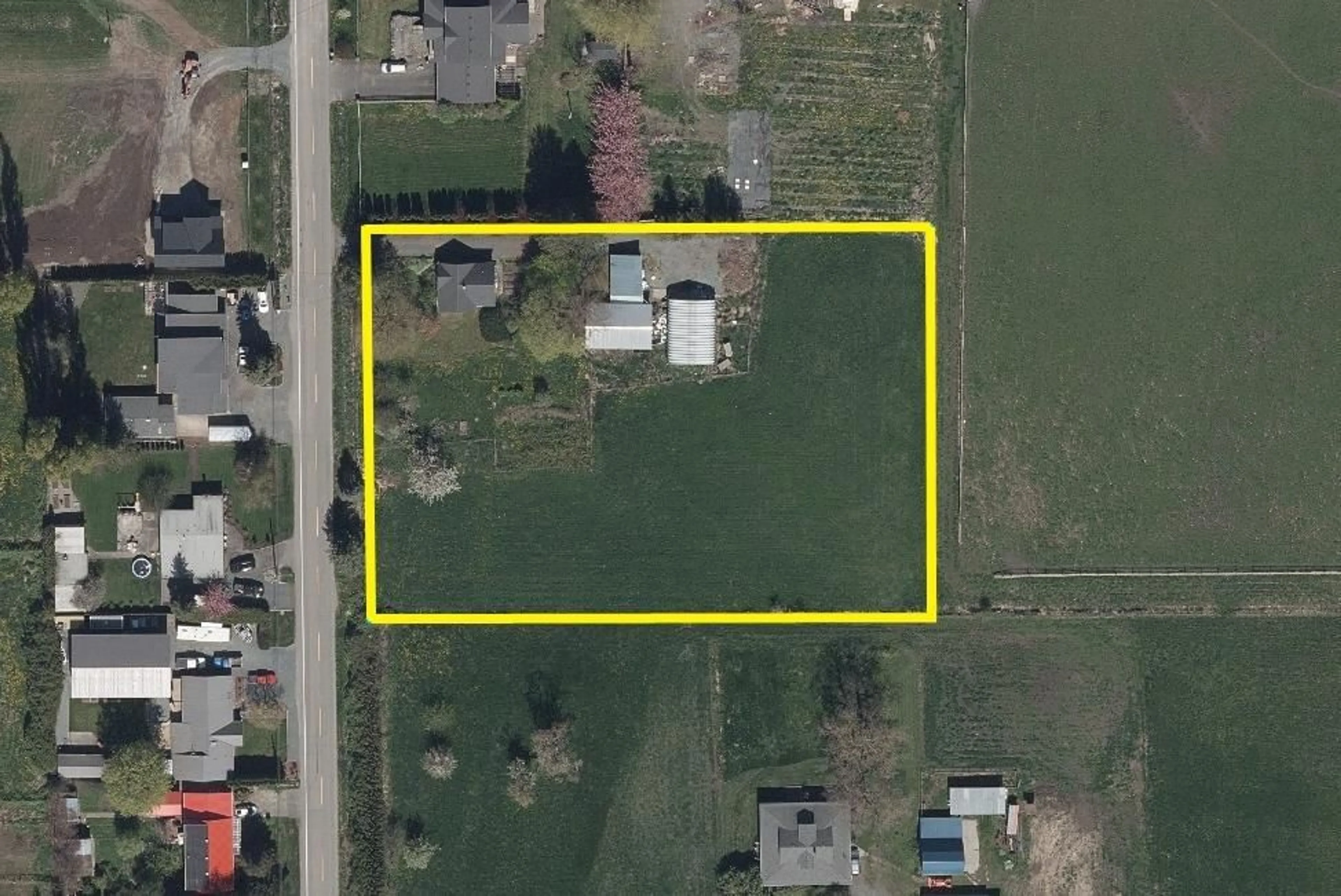 A pic from outside/outdoor area/front of a property/back of a property/a pic from drone, water/lake/river/ocean view for 394 ARNOLD, Abbotsford British Columbia V3G1S4