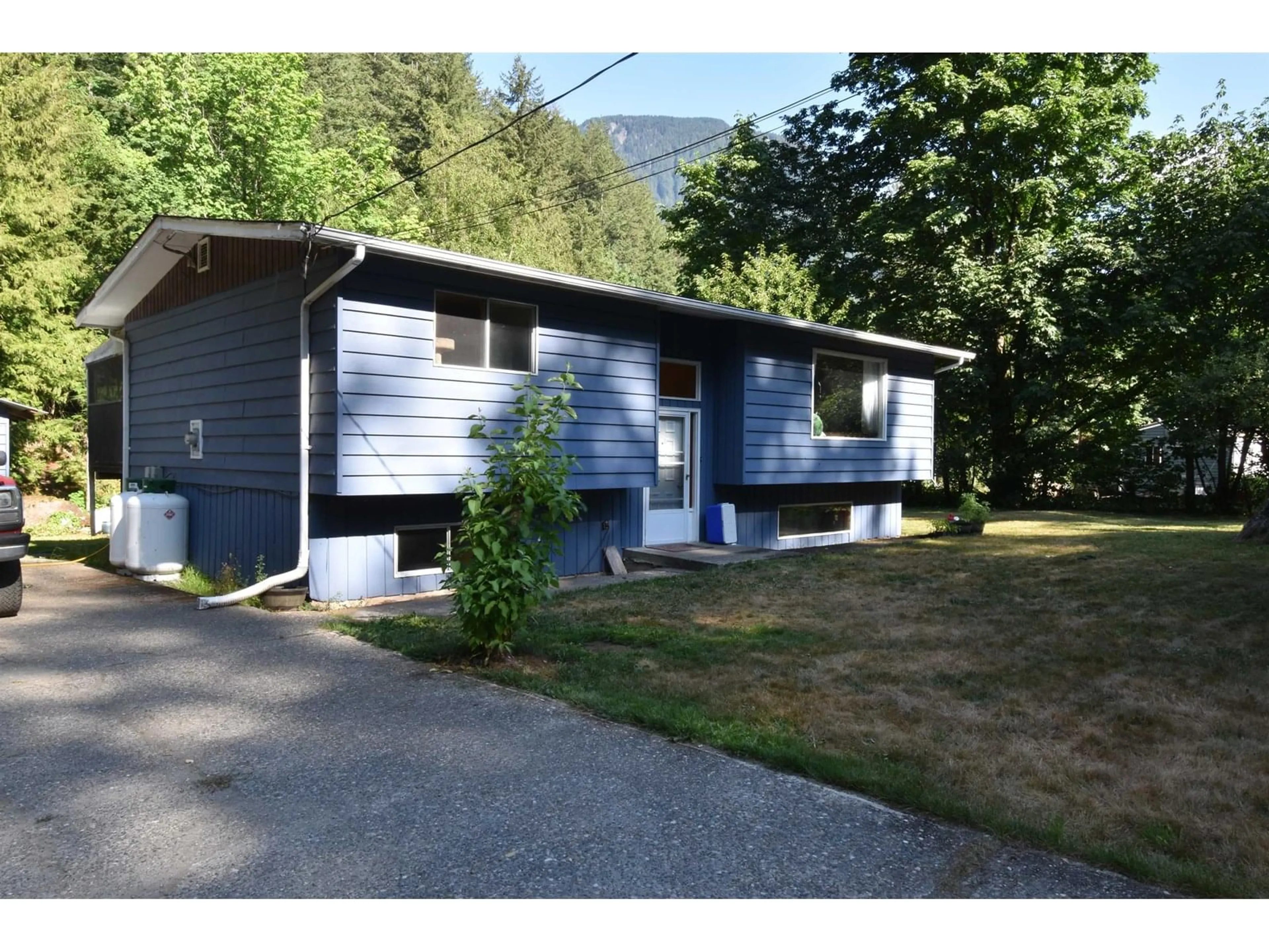 Home with vinyl exterior material, street for 21169 LANDSTROM ROAD, Hope British Columbia V0X1L3