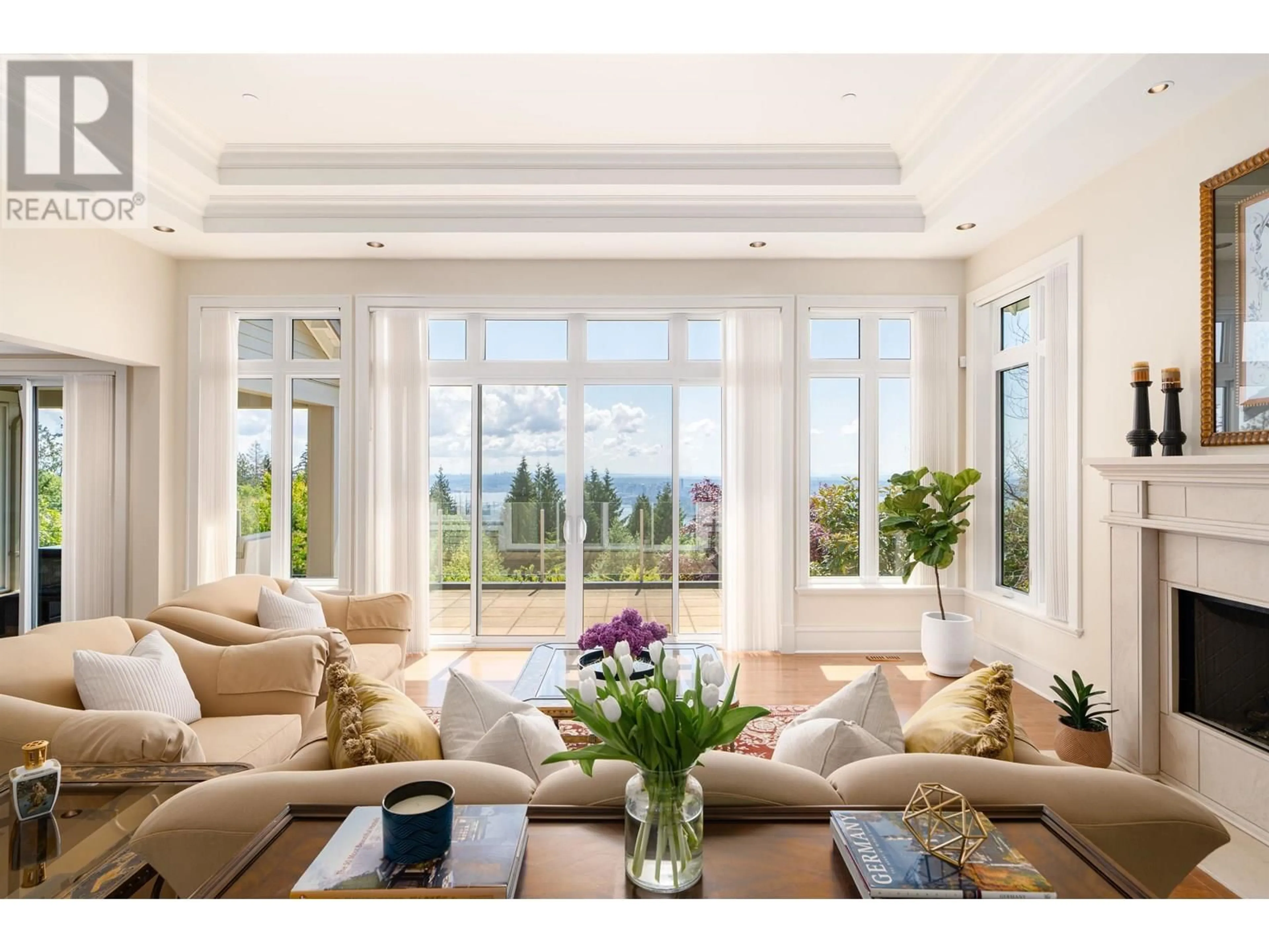 Living room with furniture, unknown for 2356 KADLEC COURT, West Vancouver British Columbia V7S3K3