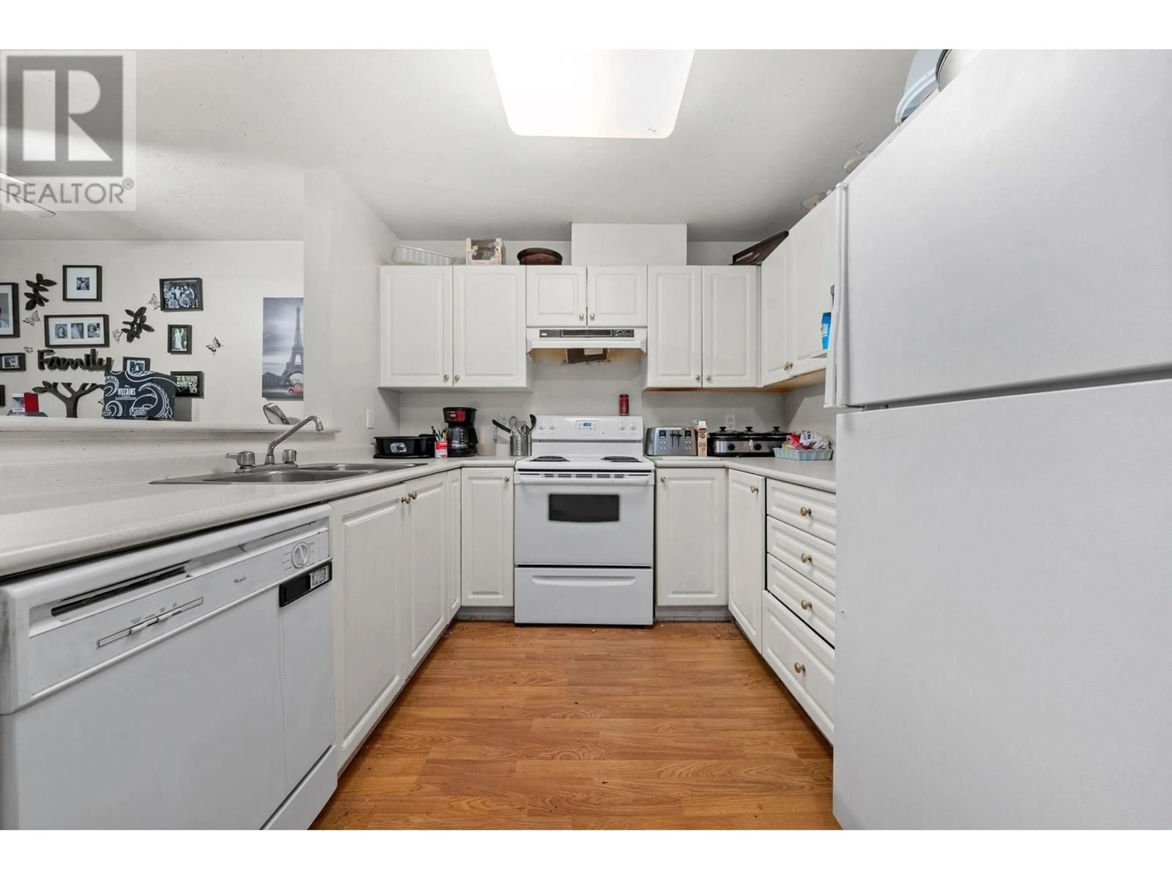 Standard kitchen, unknown for 311 - 12207 224 STREET, Maple Ridge British Columbia V2X6B9