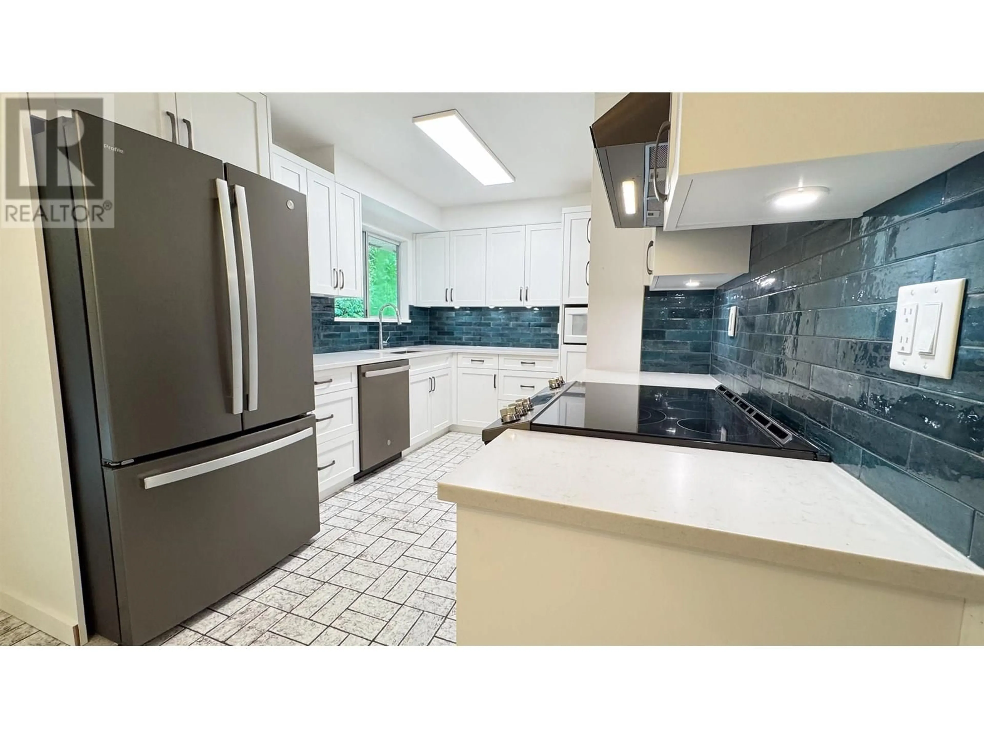 Unknown for 646 CLAREMONT STREET, Coquitlam British Columbia V3J3T4