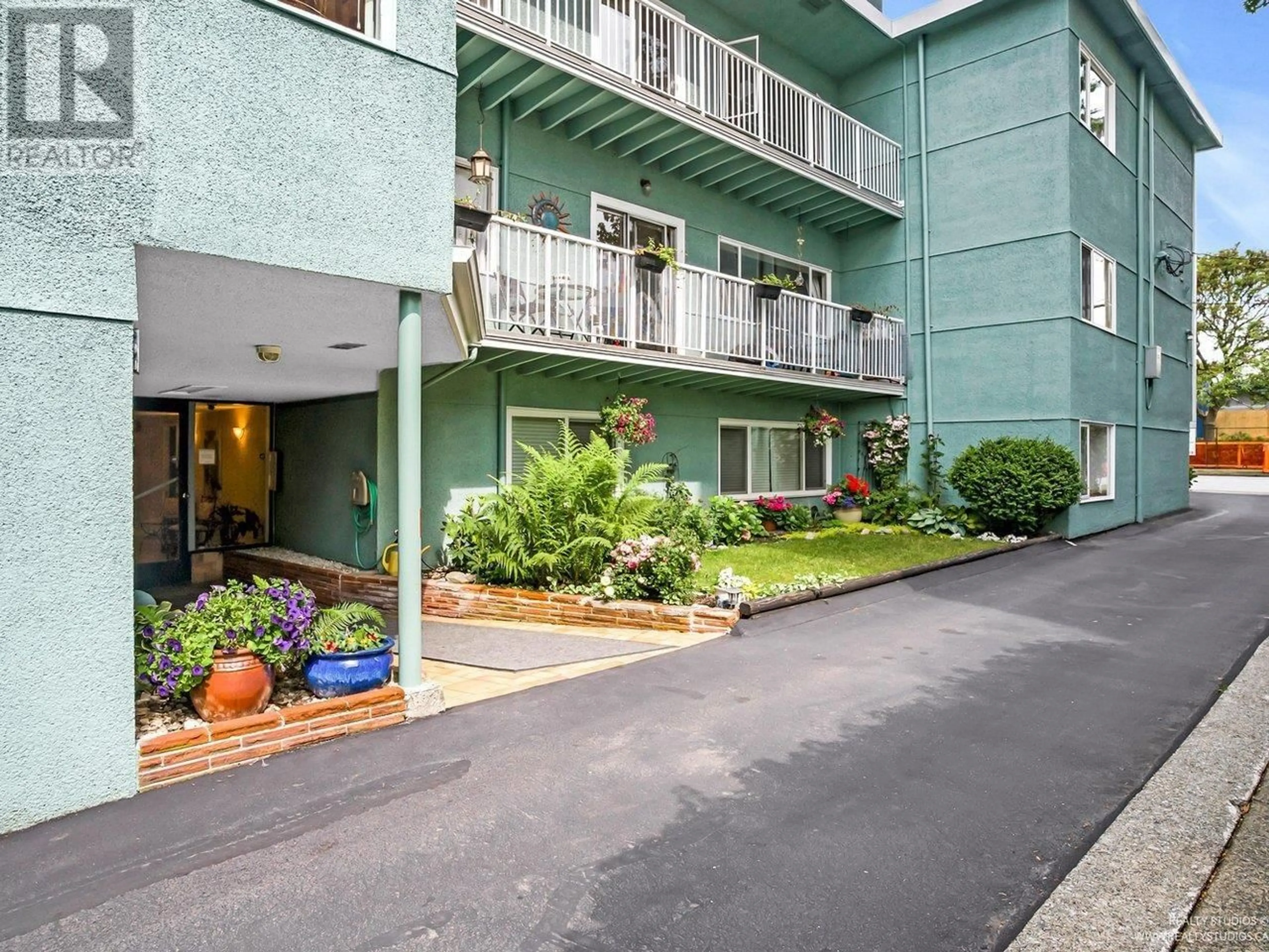 Unknown for 3 - 2146 43RD AVENUE, Vancouver British Columbia V6M2E1