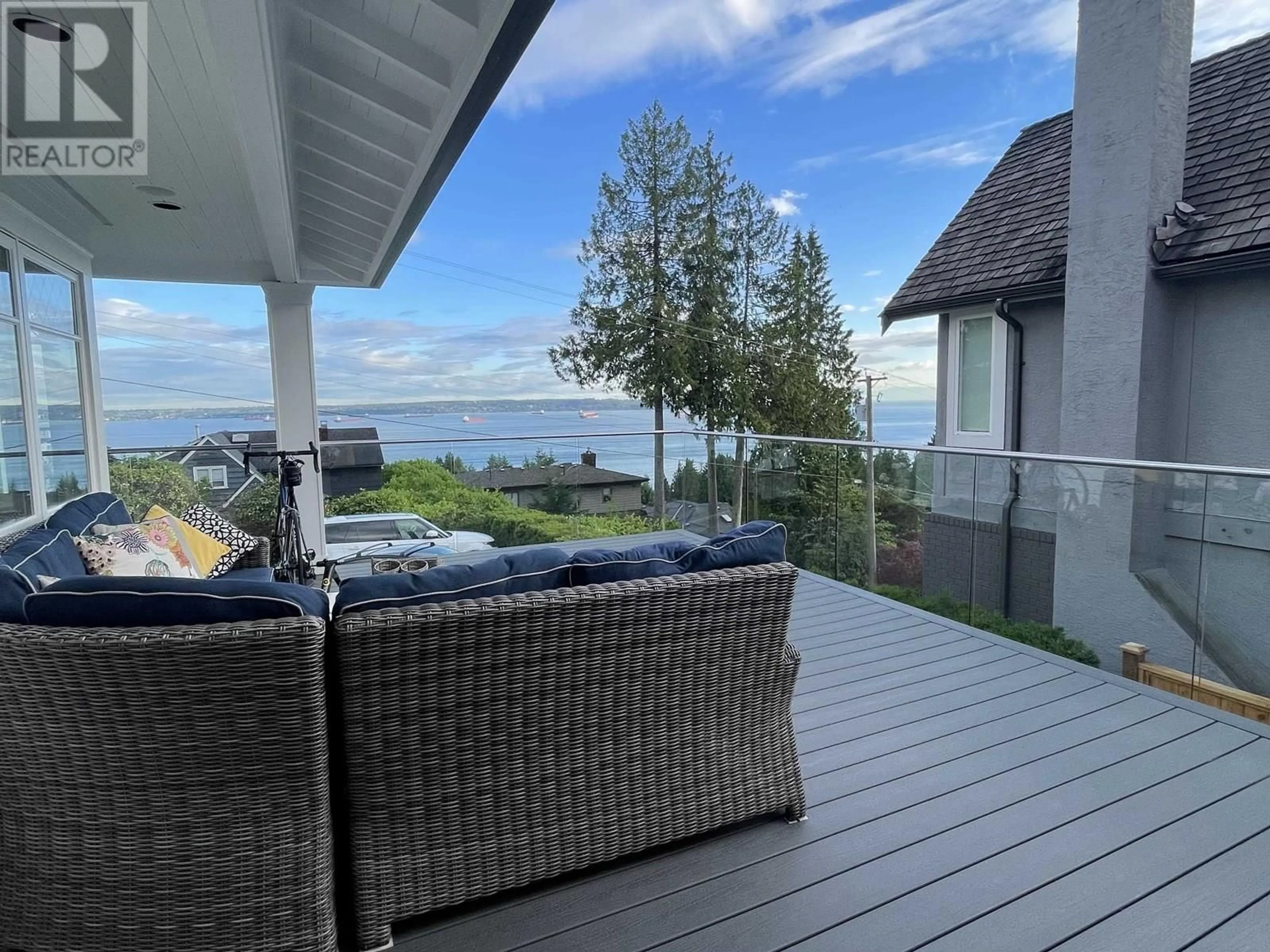 Patio, water/lake/river/ocean view for 2627 OTTAWA AVENUE, West Vancouver British Columbia V7V2T6