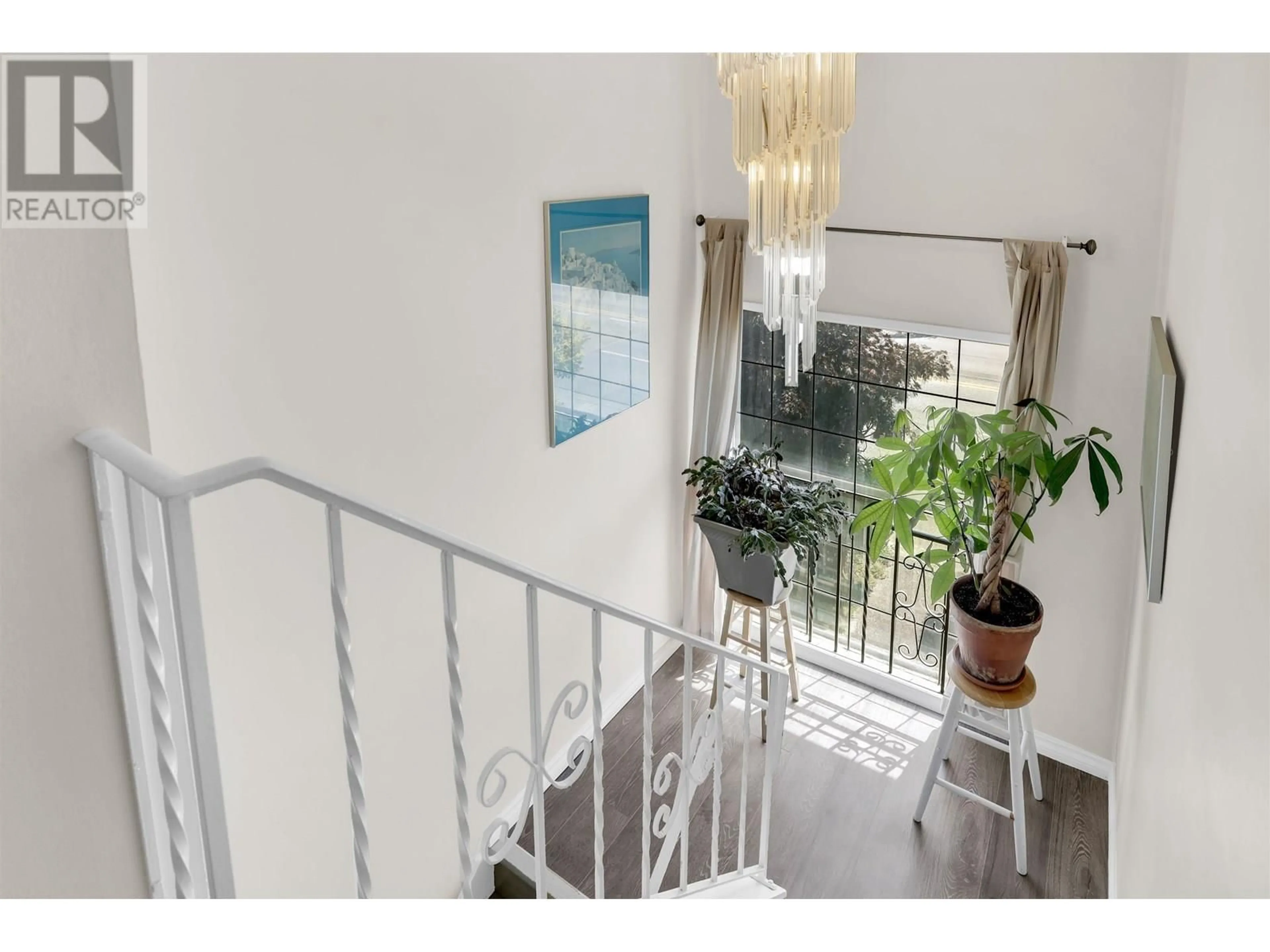 Indoor foyer for 1 - 8311 STEVESTON HIGHWAY, Richmond British Columbia V7A1M4