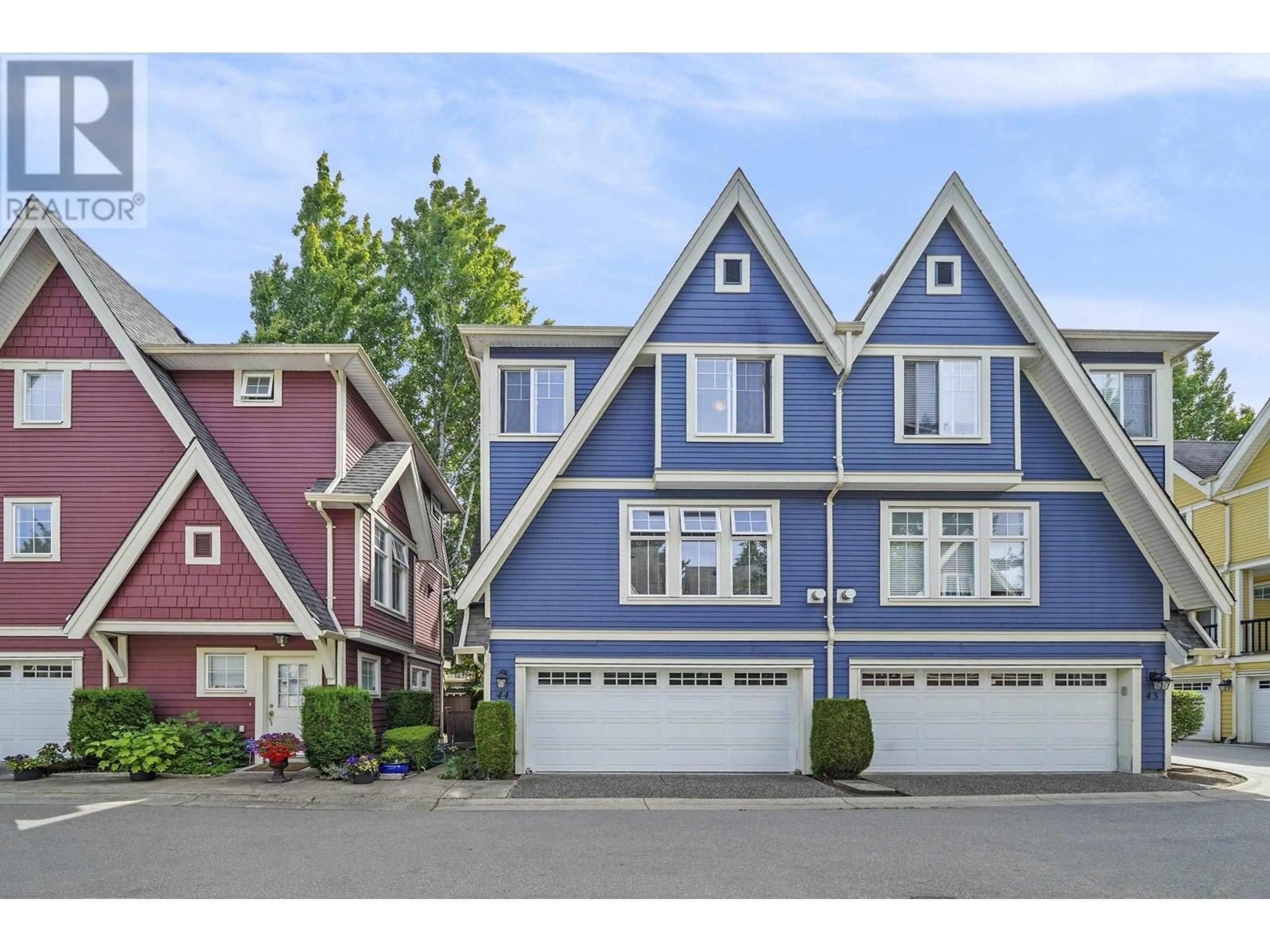 Home with vinyl exterior material, street for 44 - 7511 NO. 4 ROAD, Richmond British Columbia V6Y4K4