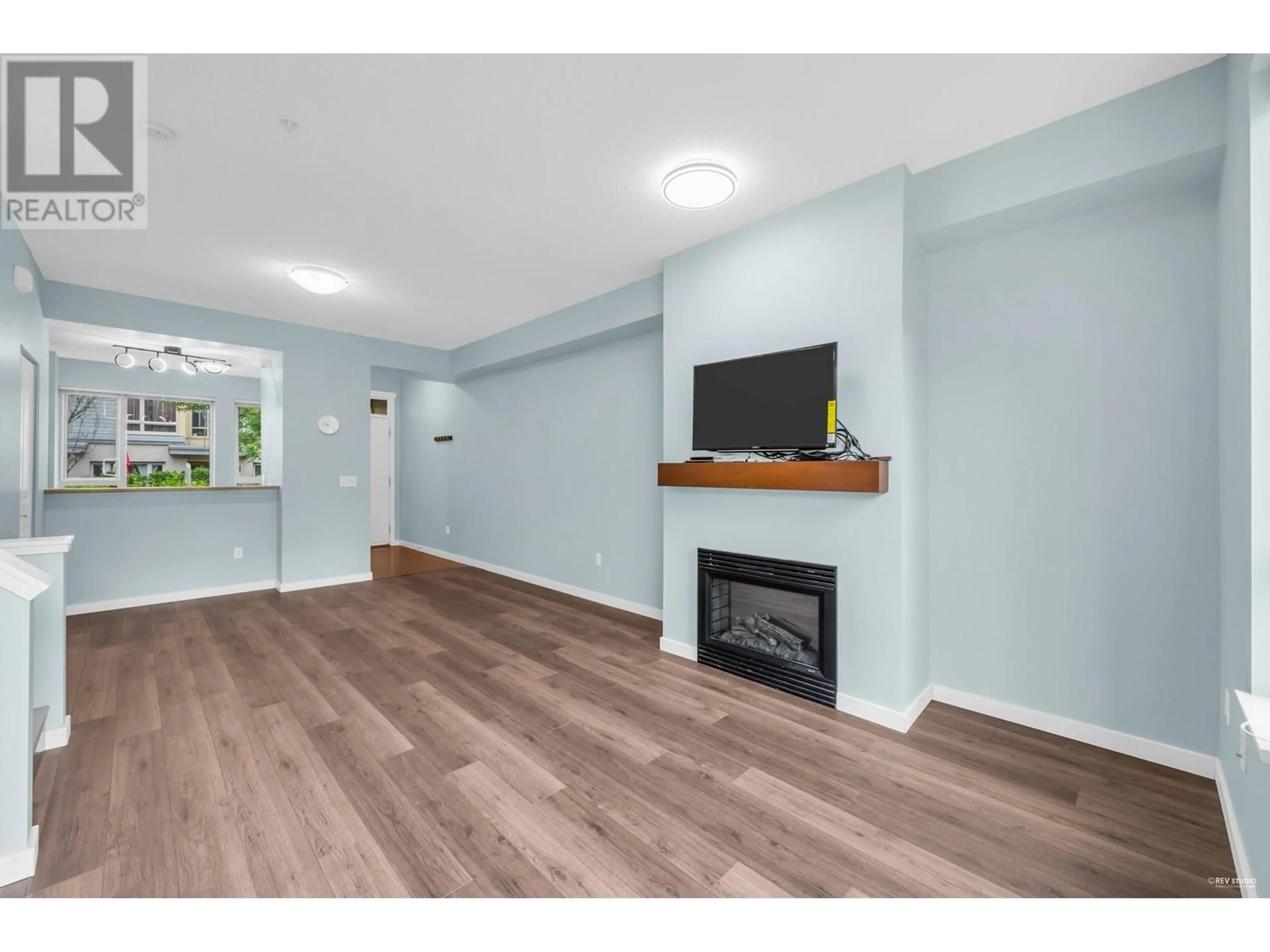 Unknown for 51 - 9229 UNIVERSITY CRESCENT, Burnaby British Columbia V5A4Z2