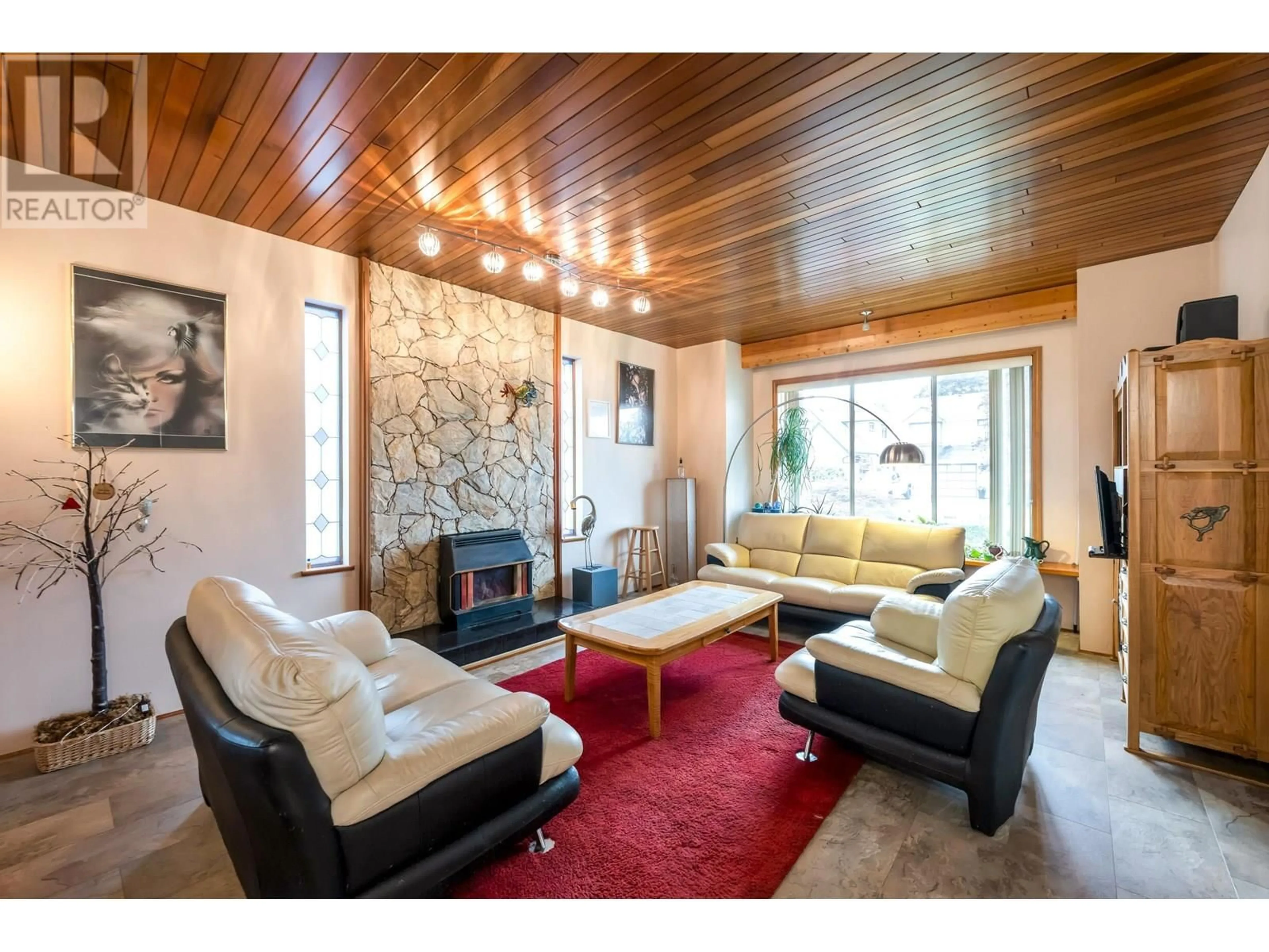 Living room with furniture, wood/laminate floor for 12176 CHERRYWOOD DRIVE, Maple Ridge British Columbia V2X0B4
