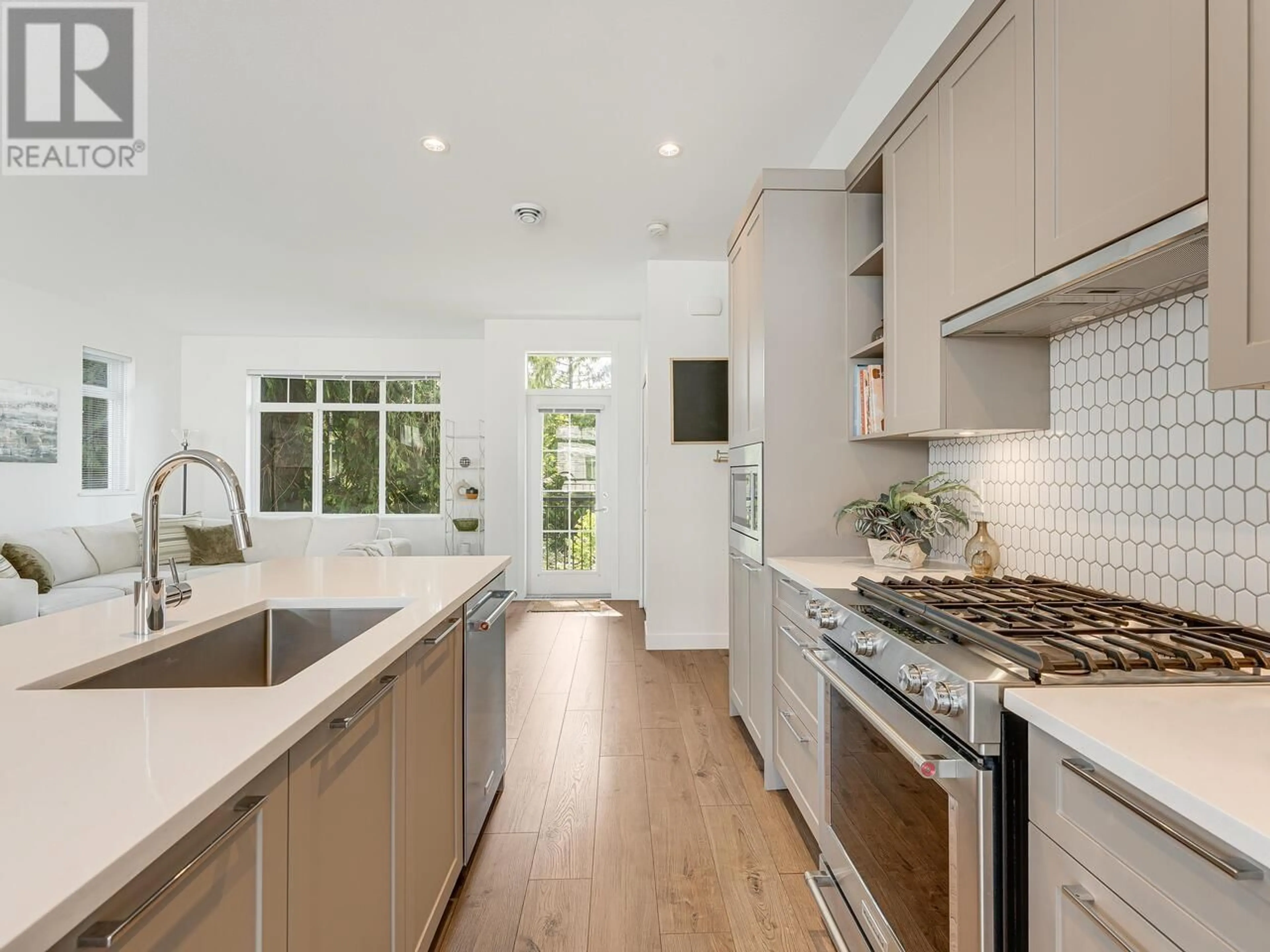 Open concept kitchen, ceramic/tile floor for 126 - 1225 MITCHELL STREET, Coquitlam British Columbia V3B0R5