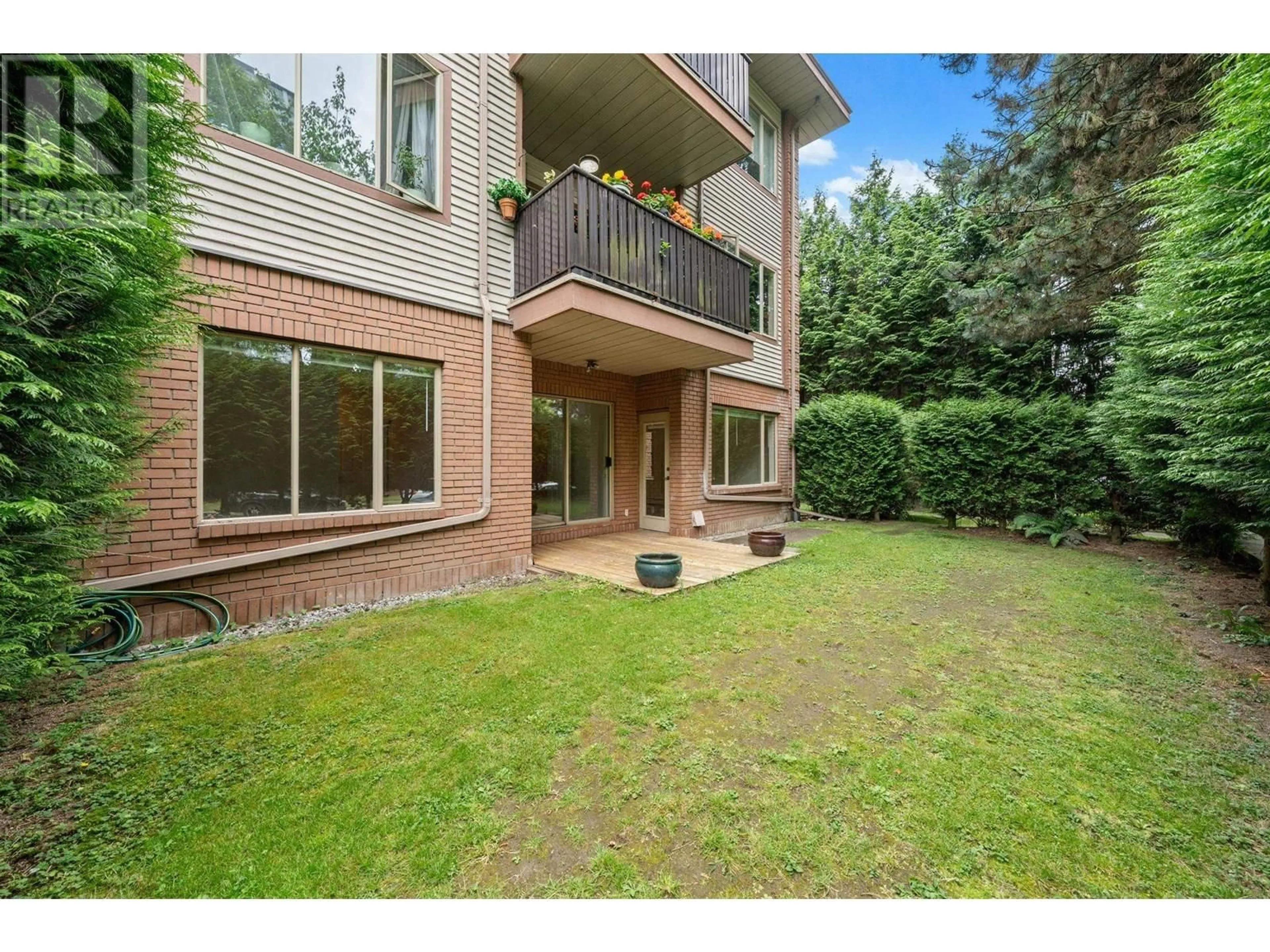 Patio, unknown for 105 - 6688 BURLINGTON AVENUE, Burnaby British Columbia V5H3M9