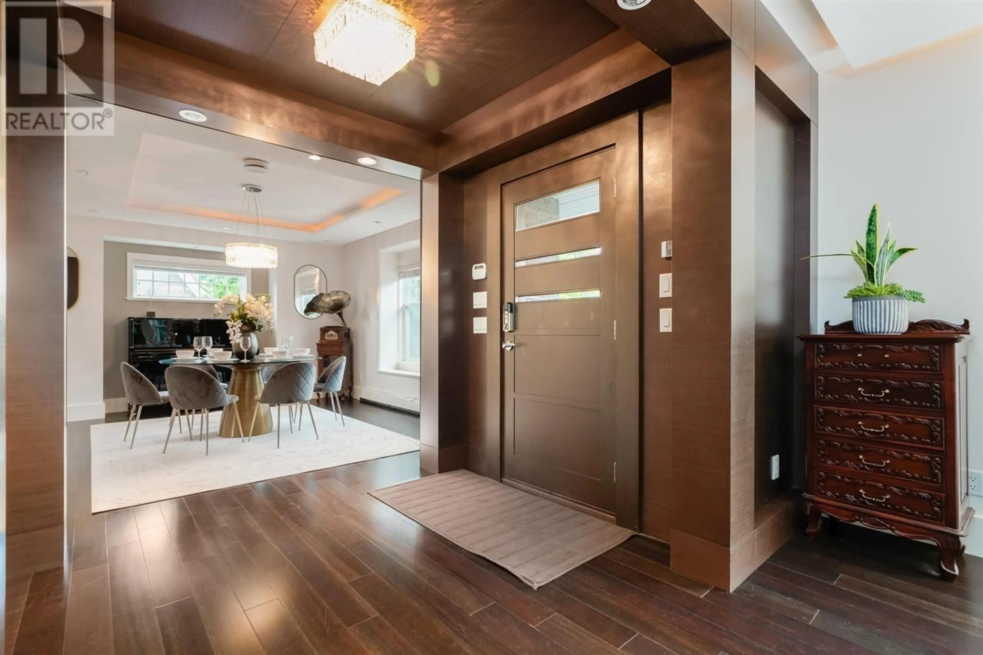 Indoor entryway for 5361 CYPRESS STREET, Vancouver British Columbia V6M3R3