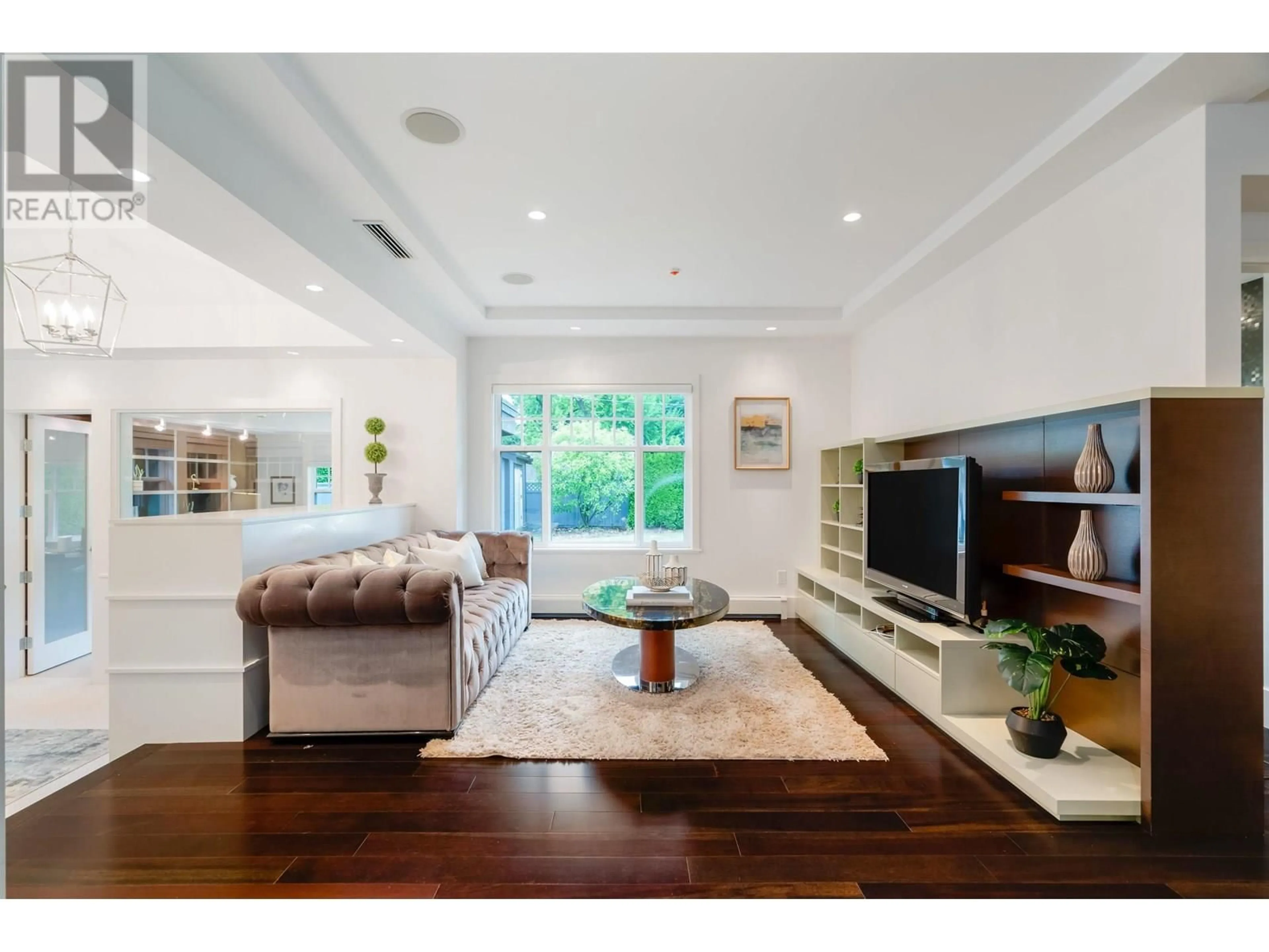 Living room with furniture, wood/laminate floor for 5361 CYPRESS STREET, Vancouver British Columbia V6M3R3