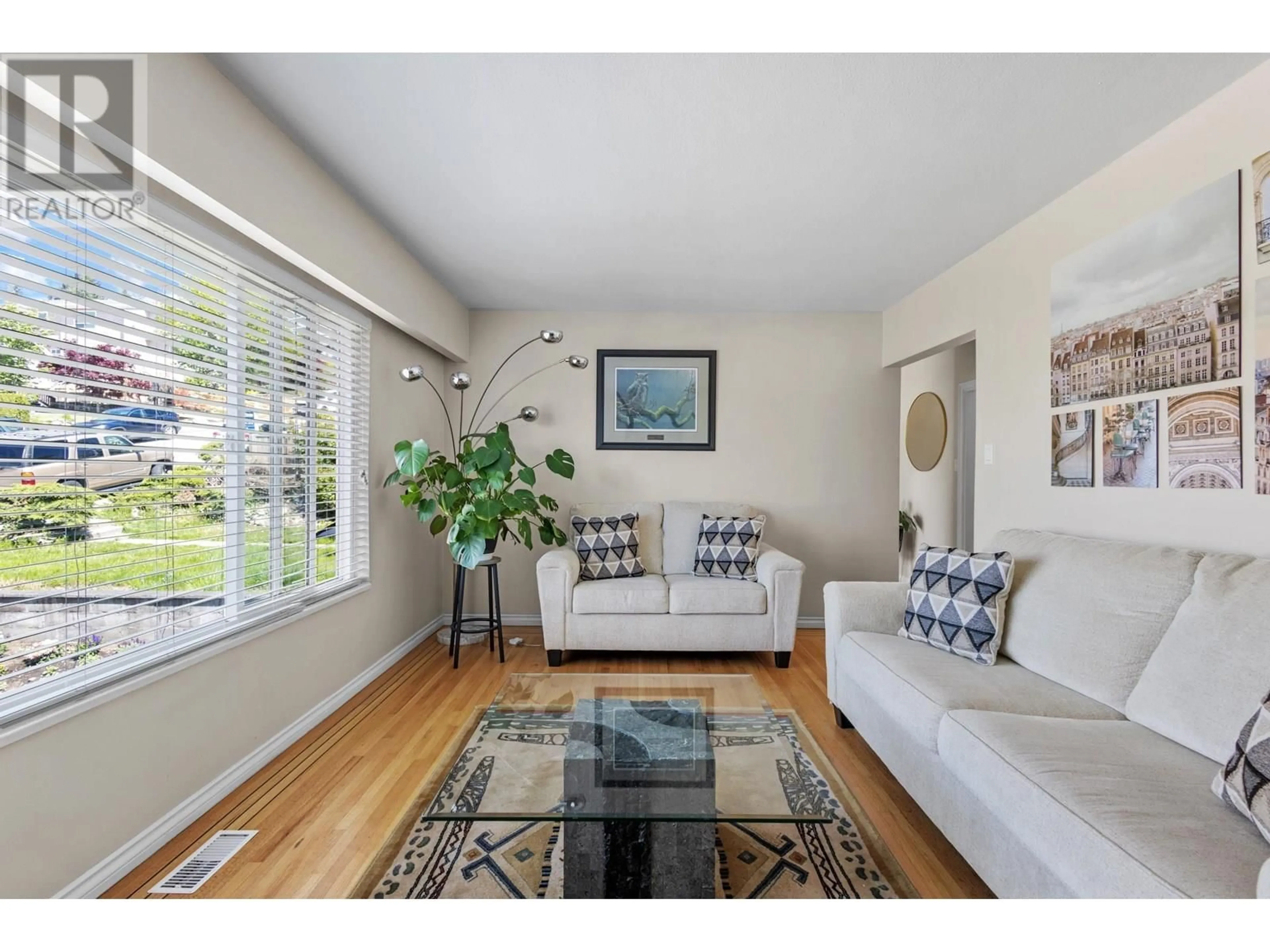 Living room with furniture, unknown for 4830a ALBERT STREET, Burnaby British Columbia V5C2H3