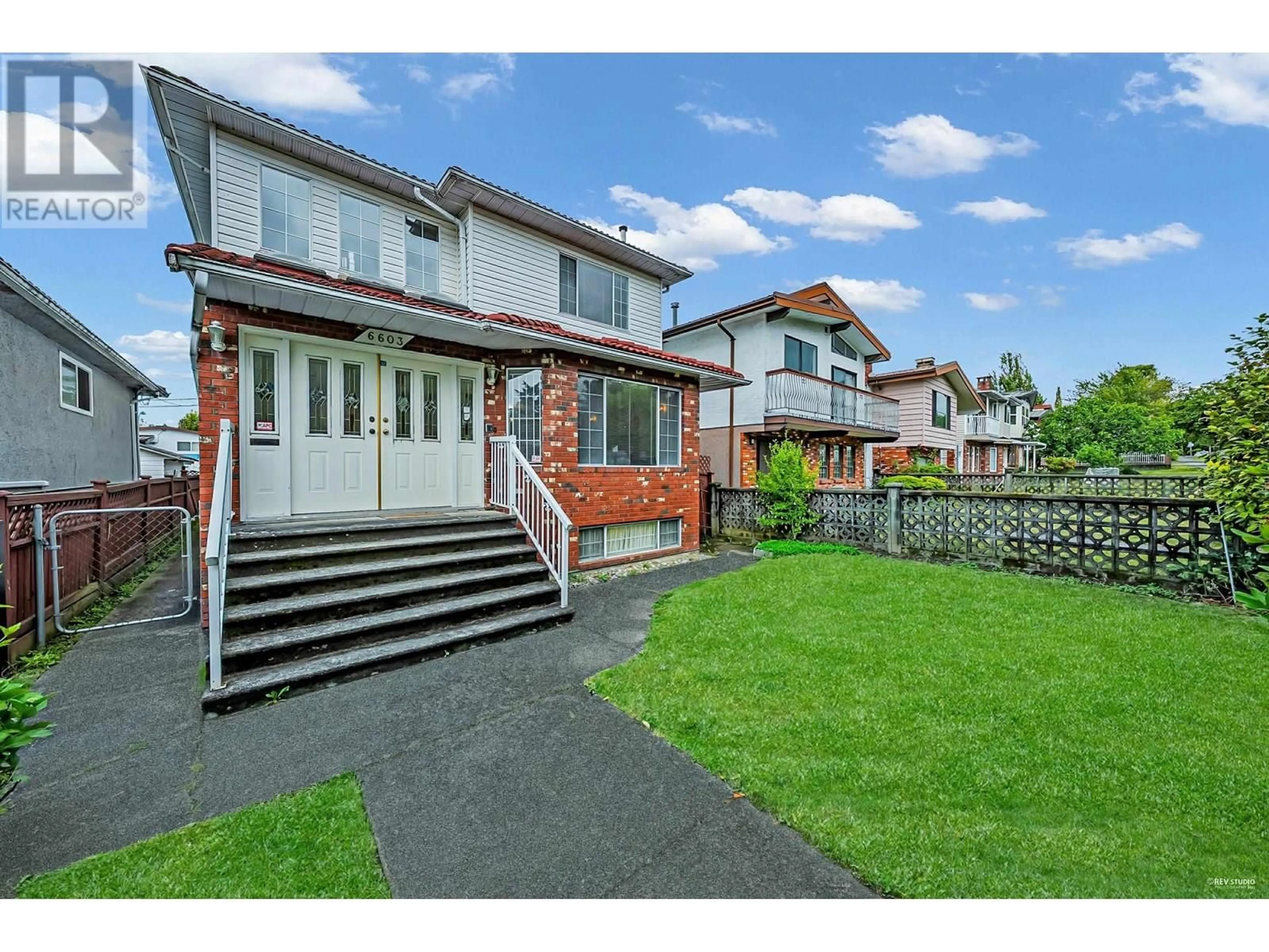 A pic from outside/outdoor area/front of a property/back of a property/a pic from drone, street for 6603 LANARK STREET, Vancouver British Columbia V5P2Z2