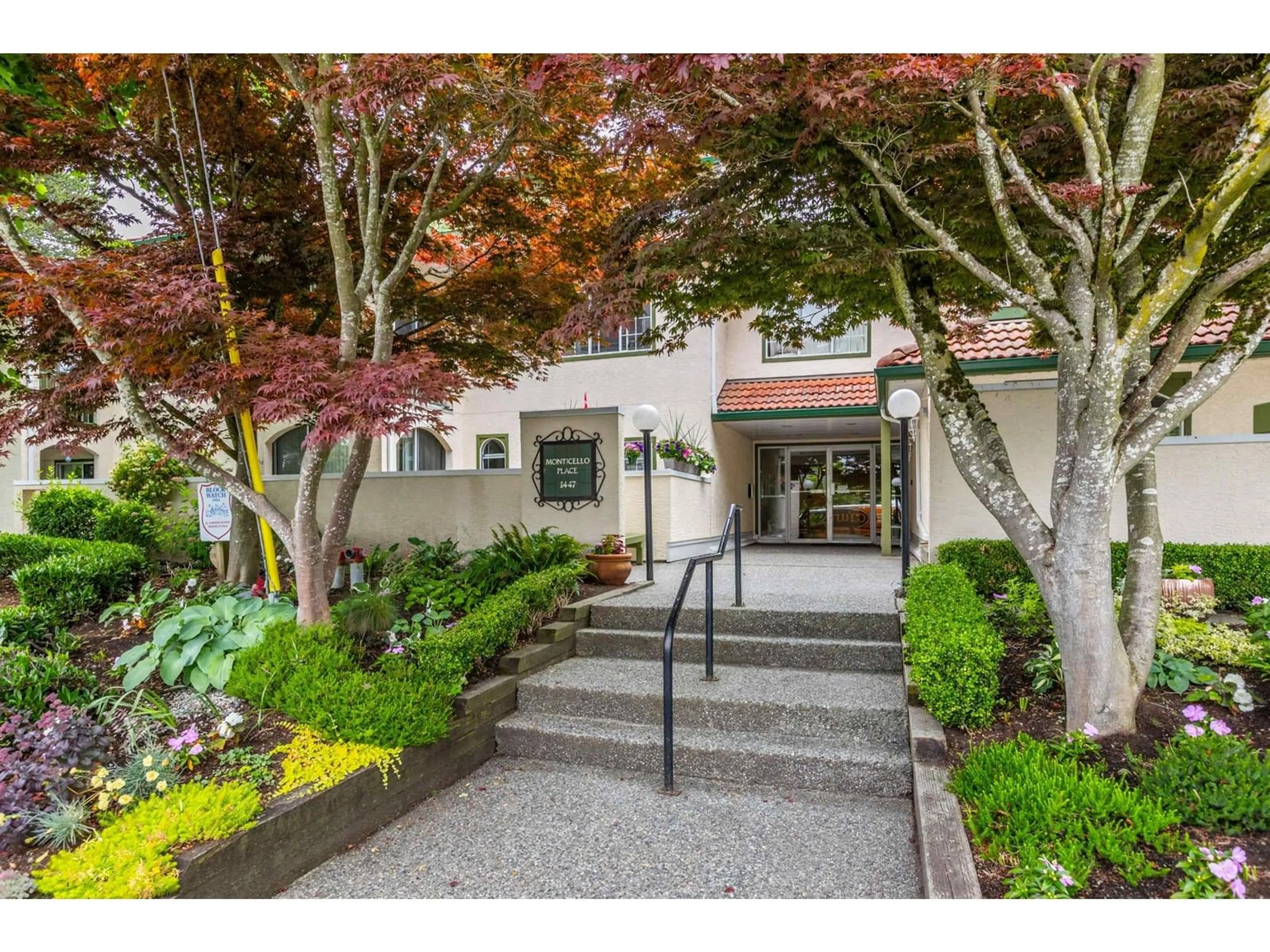 Indoor foyer for 106 - 1447 BEST, White Rock British Columbia V4B4E5