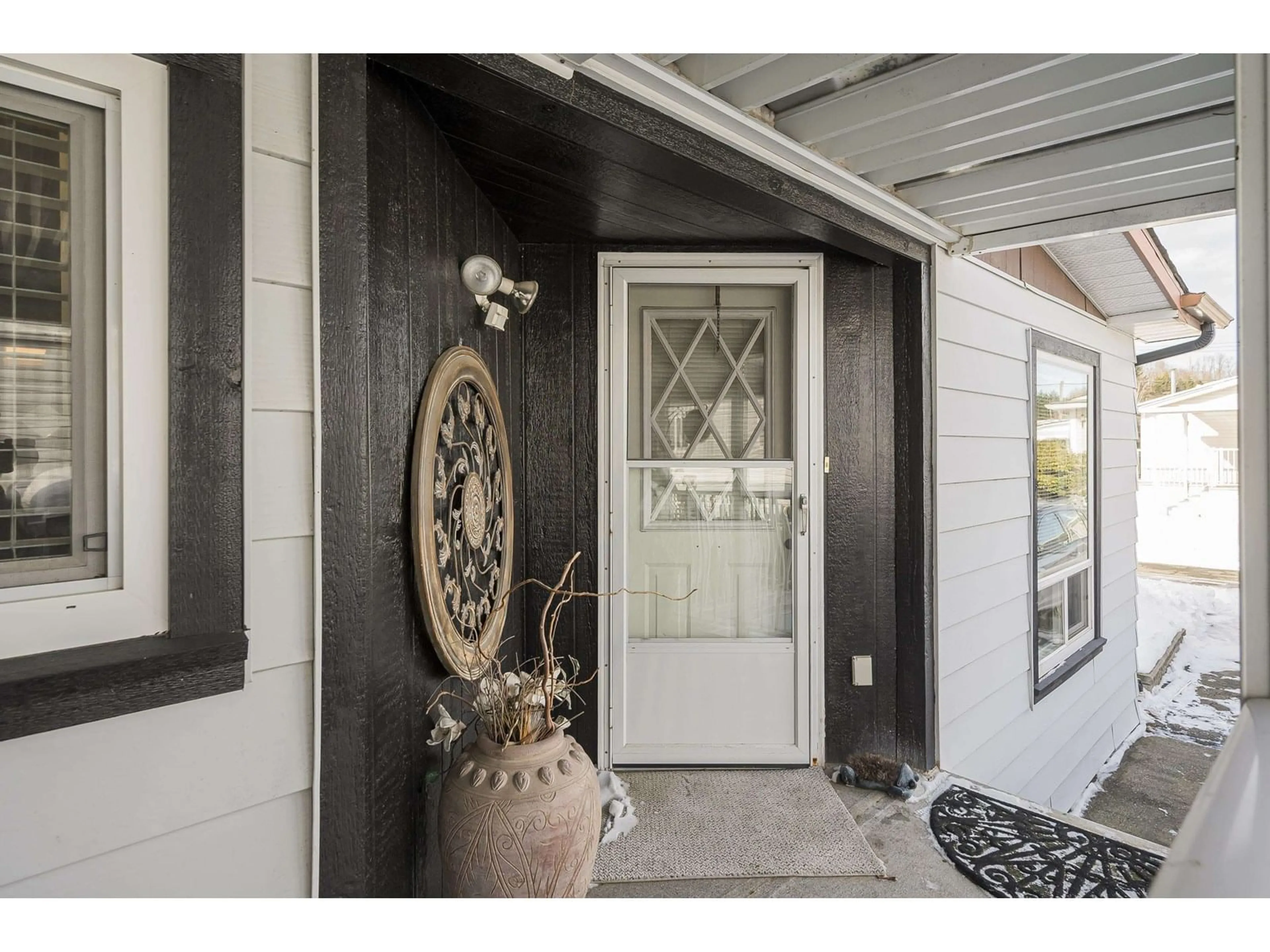 Indoor entryway for 141 - 27111 0, Langley British Columbia V4W2T3