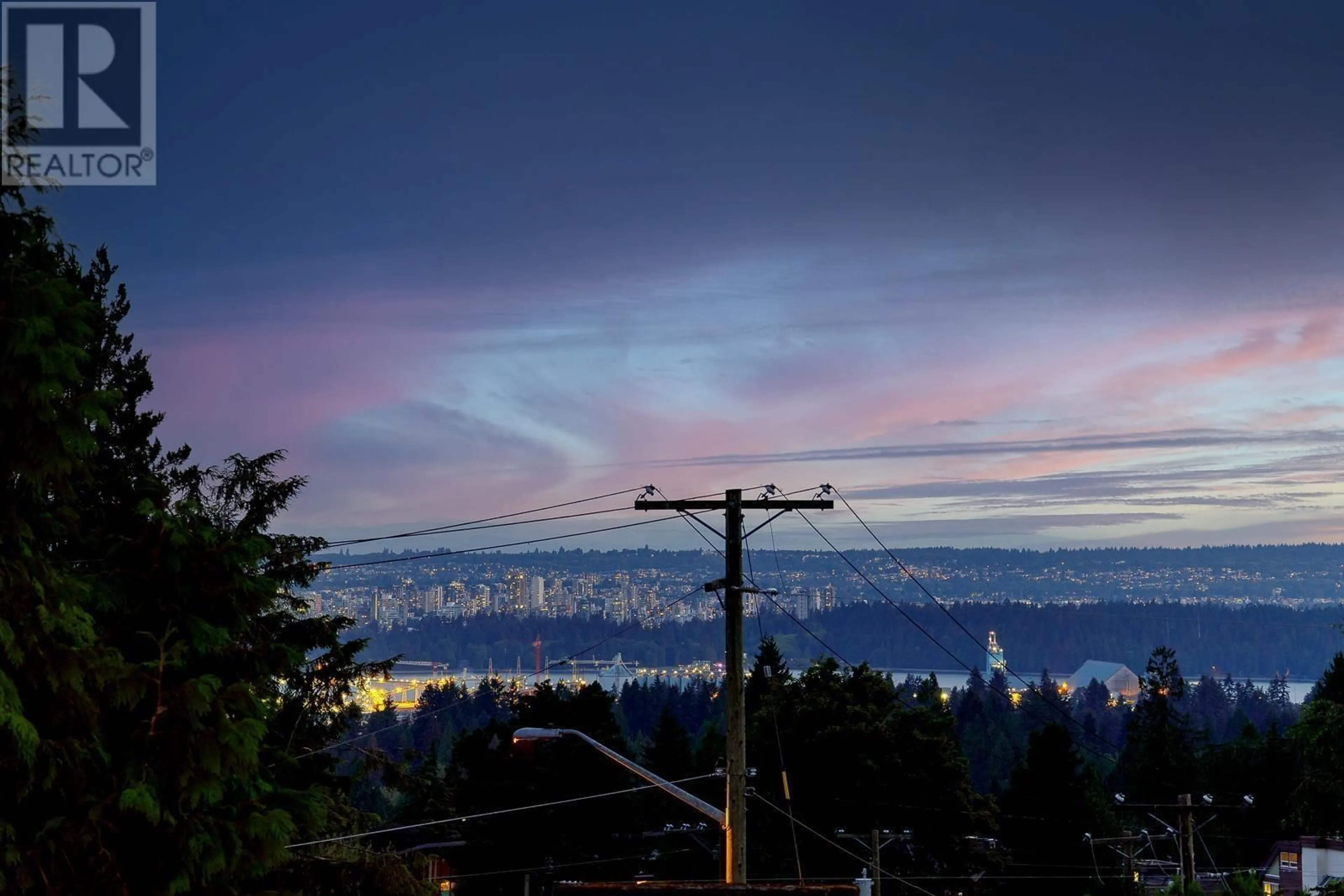 Blurry image for 517 GRANADA CRESCENT, North Vancouver British Columbia V7N3A7