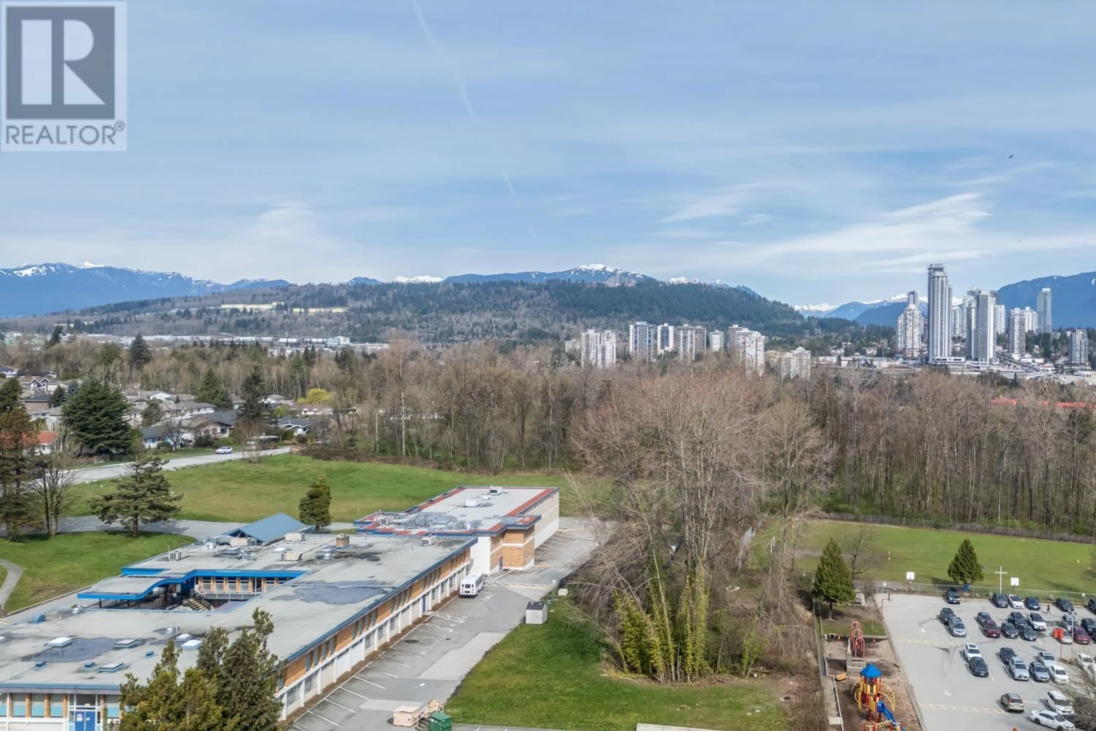 A pic from outside/outdoor area/front of a property/back of a property/a pic from drone, mountain view for 9263 10TH AVENUE, Burnaby British Columbia V3N2T3