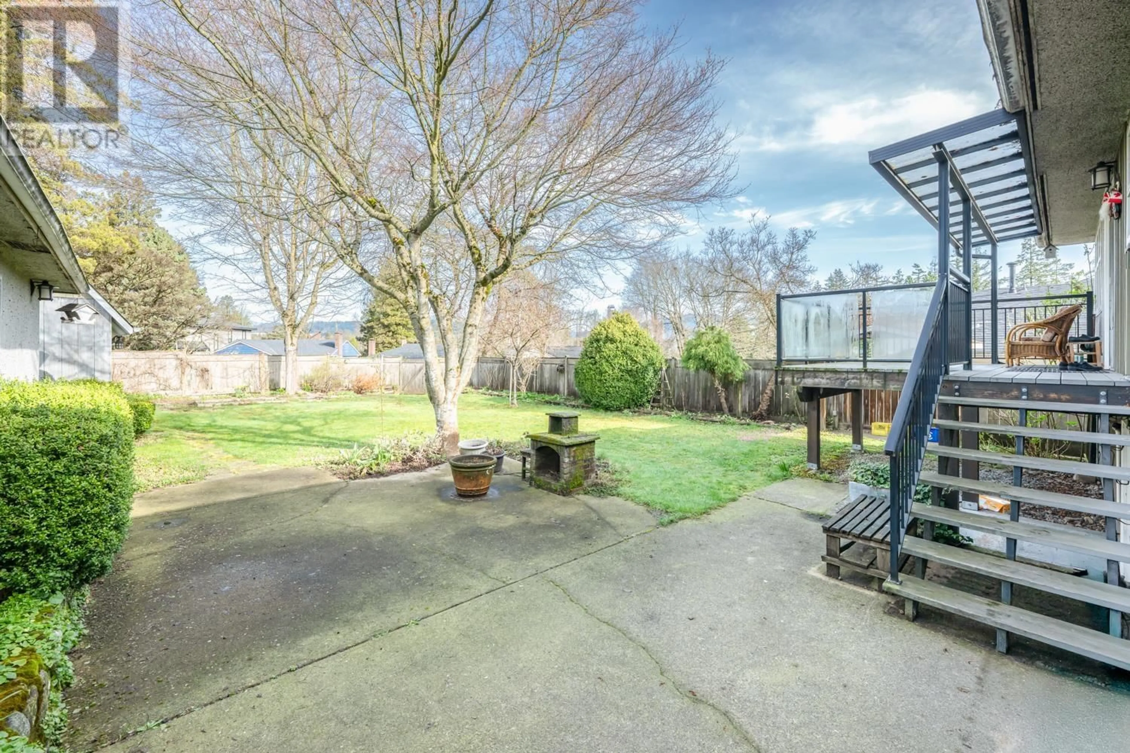 Patio, water/lake/river/ocean view for 9263 10TH AVENUE, Burnaby British Columbia V3N2T3