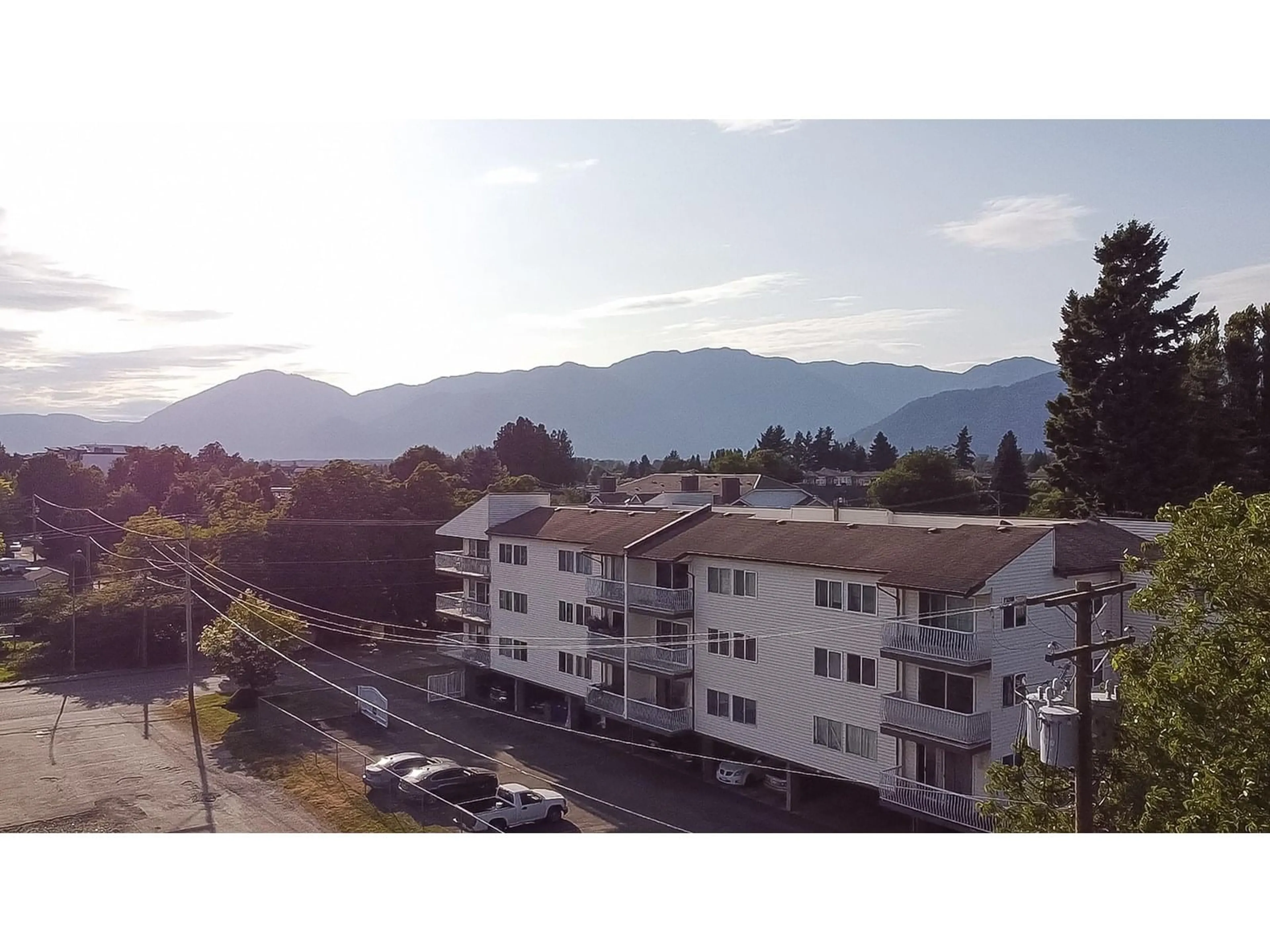 A pic from outside/outdoor area/front of a property/back of a property/a pic from drone, mountain view for 46235 PRINCESS AVENUE, Chilliwack British Columbia V2P2B1