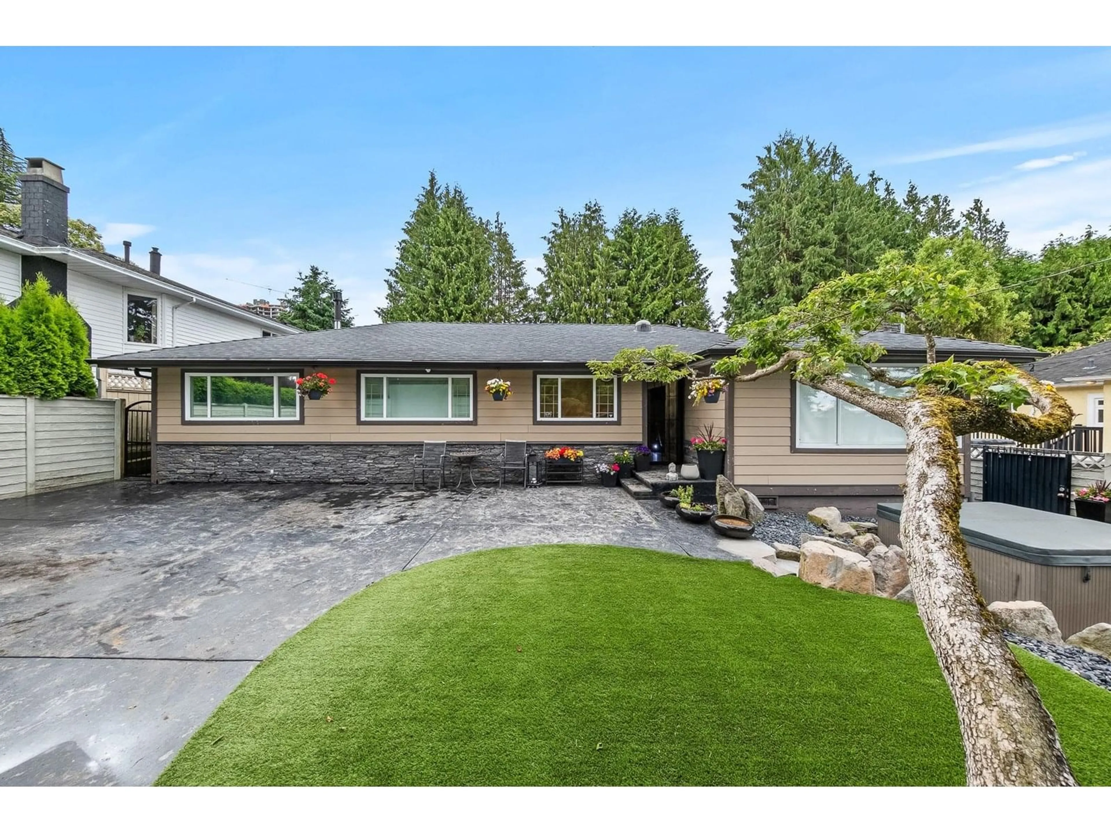 Unknown for 1360 EVERALL, White Rock British Columbia V4B3S6