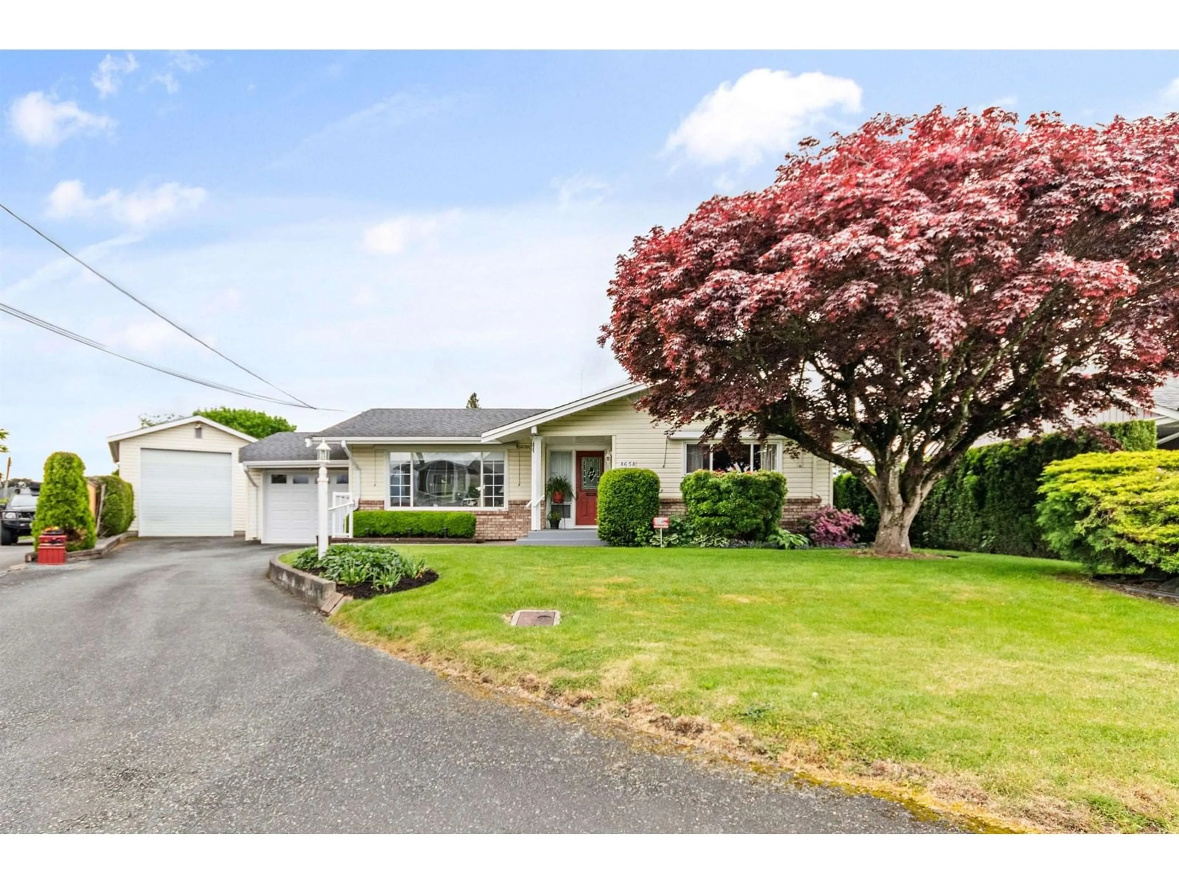 A pic from outside/outdoor area/front of a property/back of a property/a pic from drone, street for 8658 COVENTRY PLACE, Chilliwack British Columbia V2P4V5