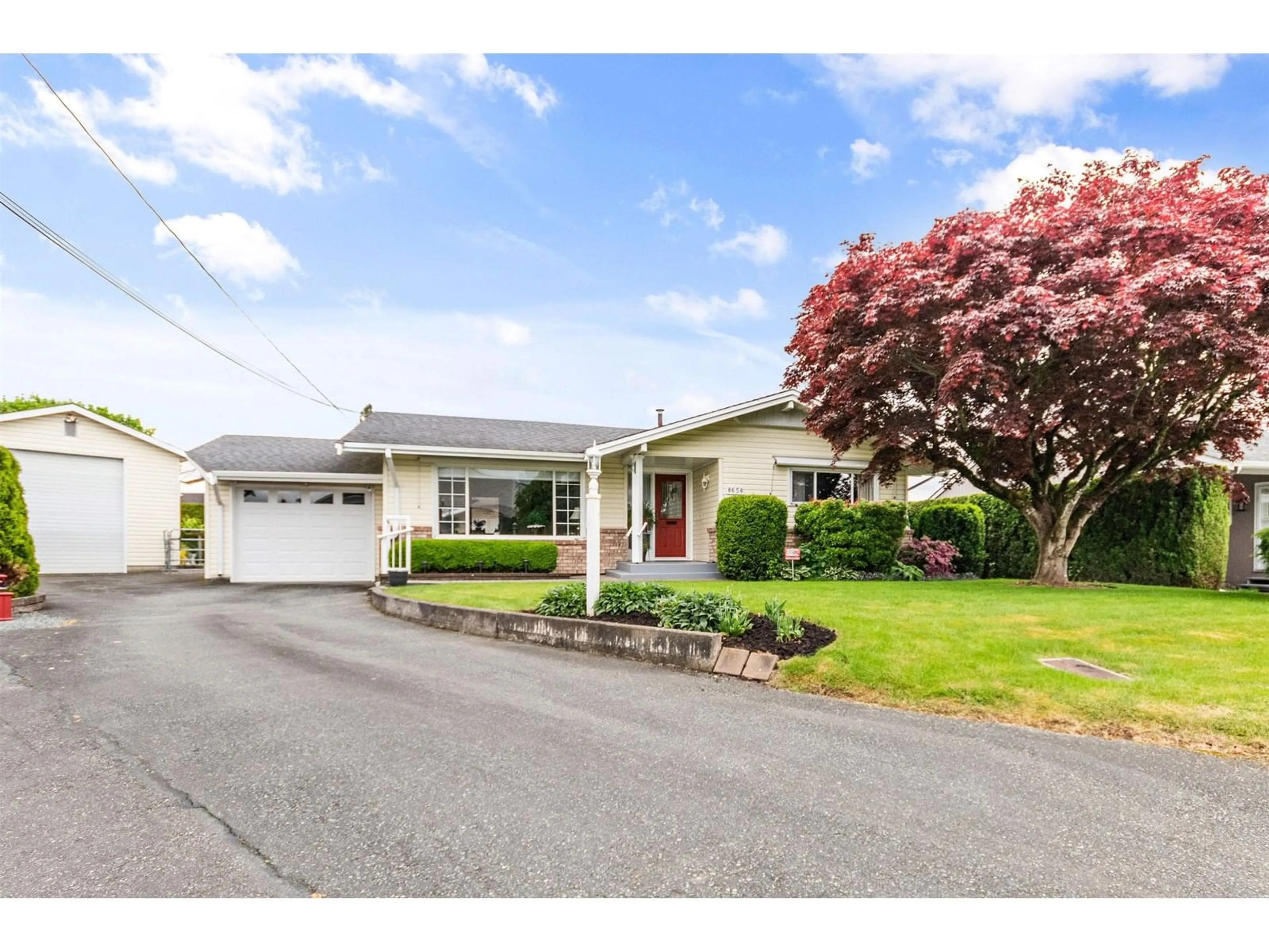 Home with vinyl exterior material, street for 8658 COVENTRY PLACE, Chilliwack British Columbia V2P4V5