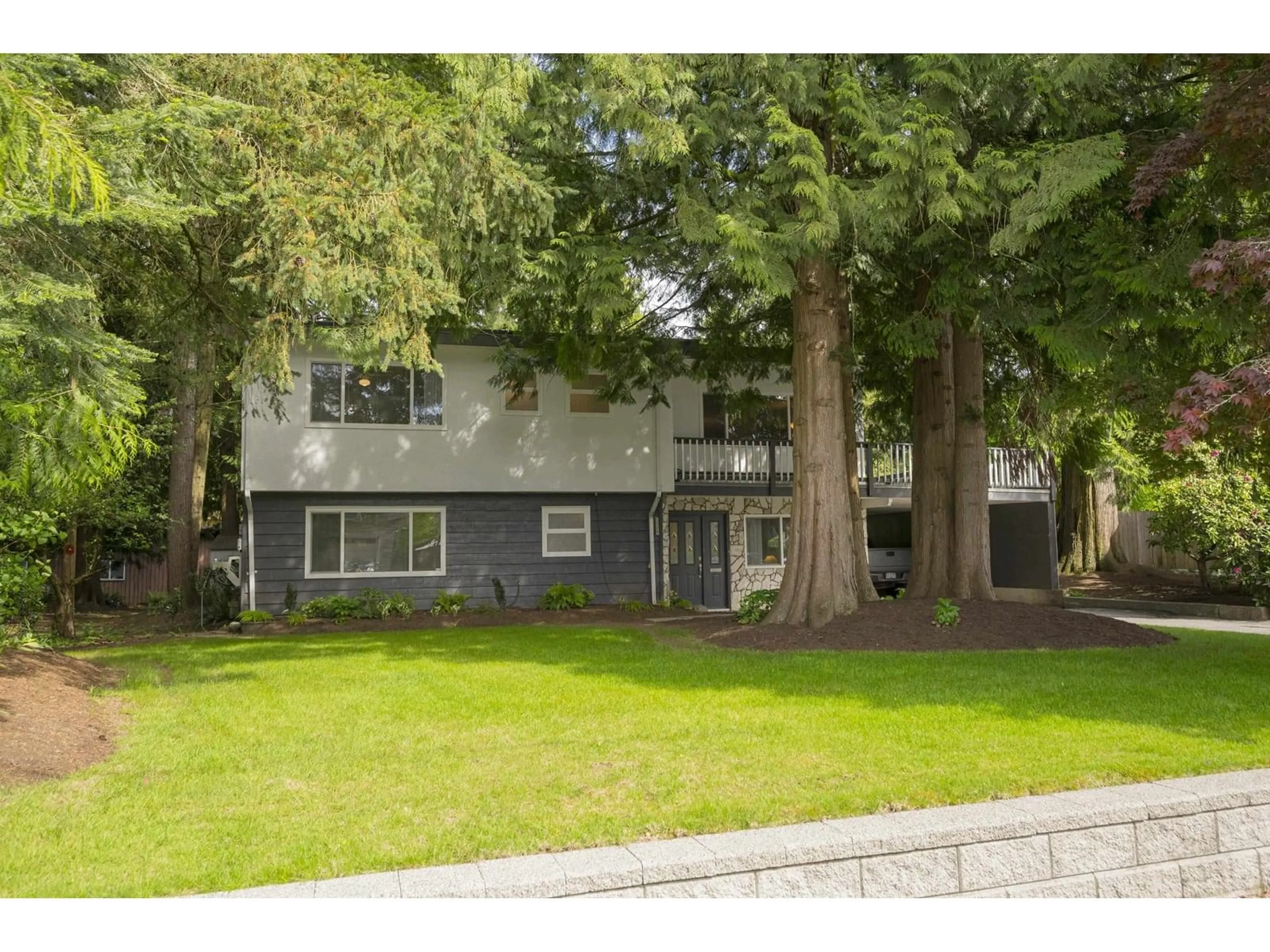 Home with vinyl exterior material, street for 4870 201, Langley British Columbia V3A1P4