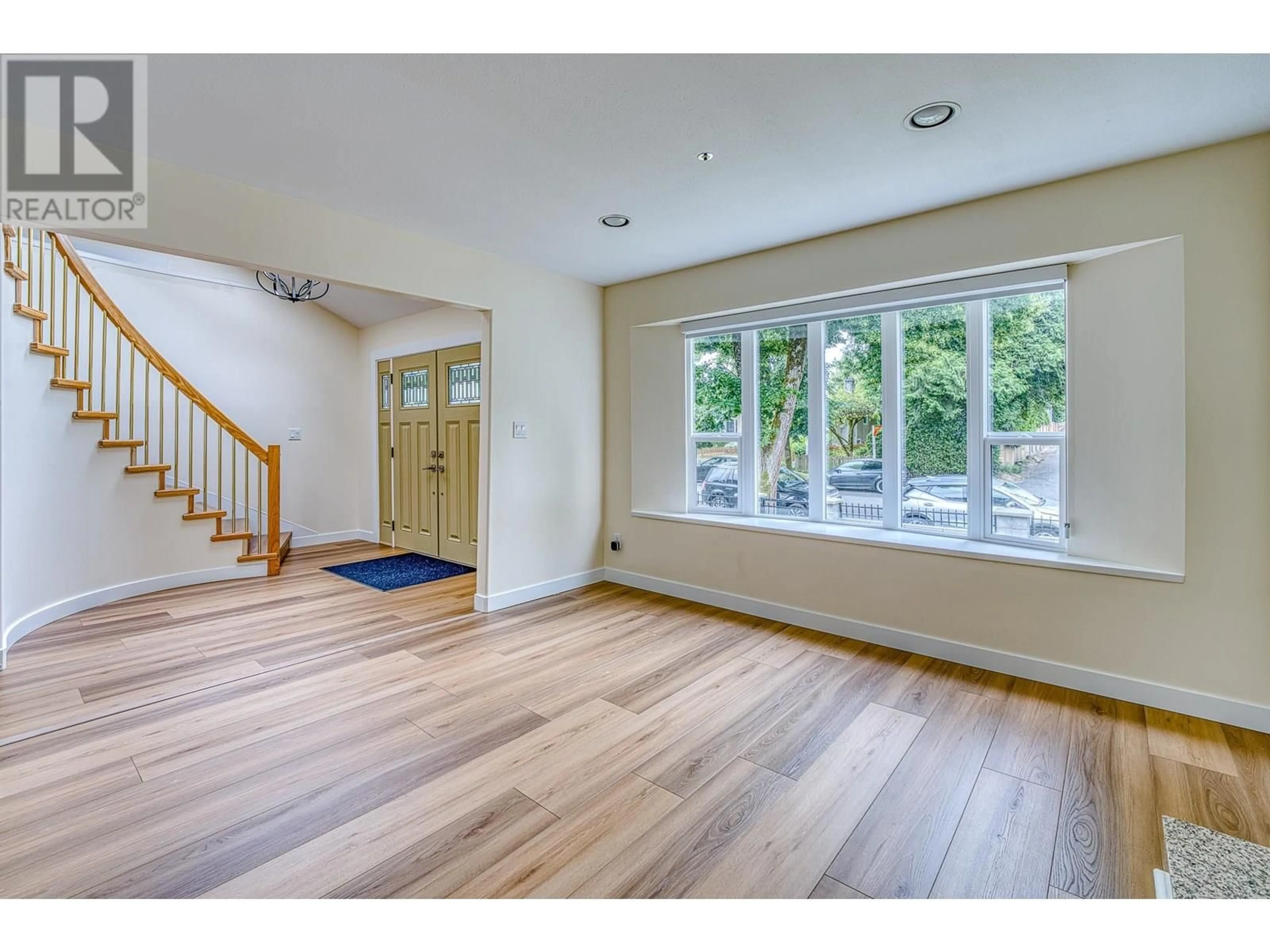 Indoor entryway for 719 27TH AVENUE, Vancouver British Columbia V5V2K8