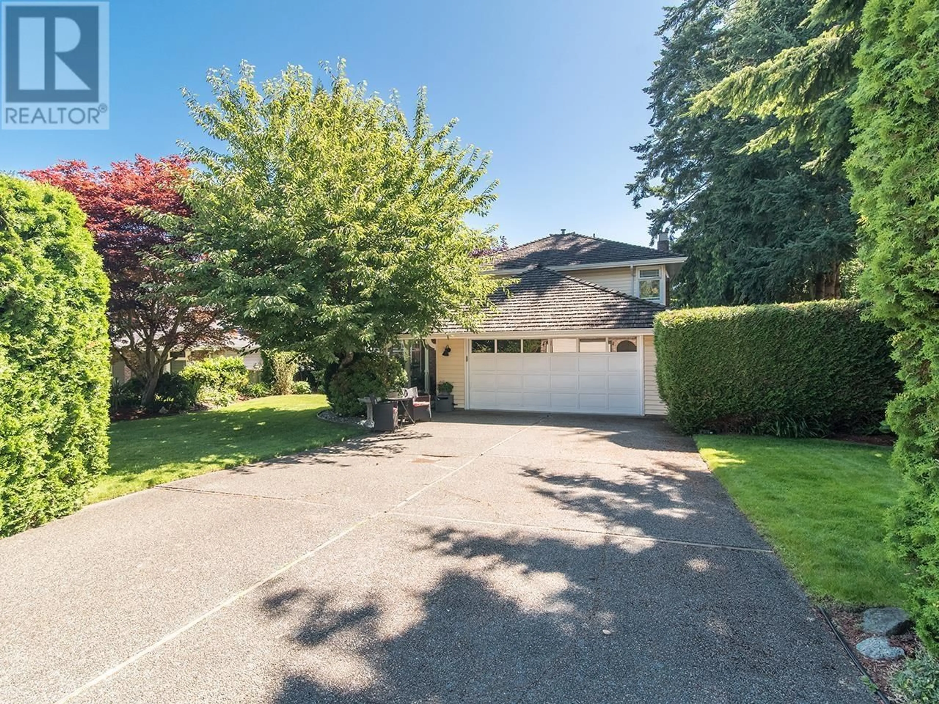 A pic from outside/outdoor area/front of a property/back of a property/a pic from drone, street for 862 51 STREET, Delta British Columbia V4M4A1