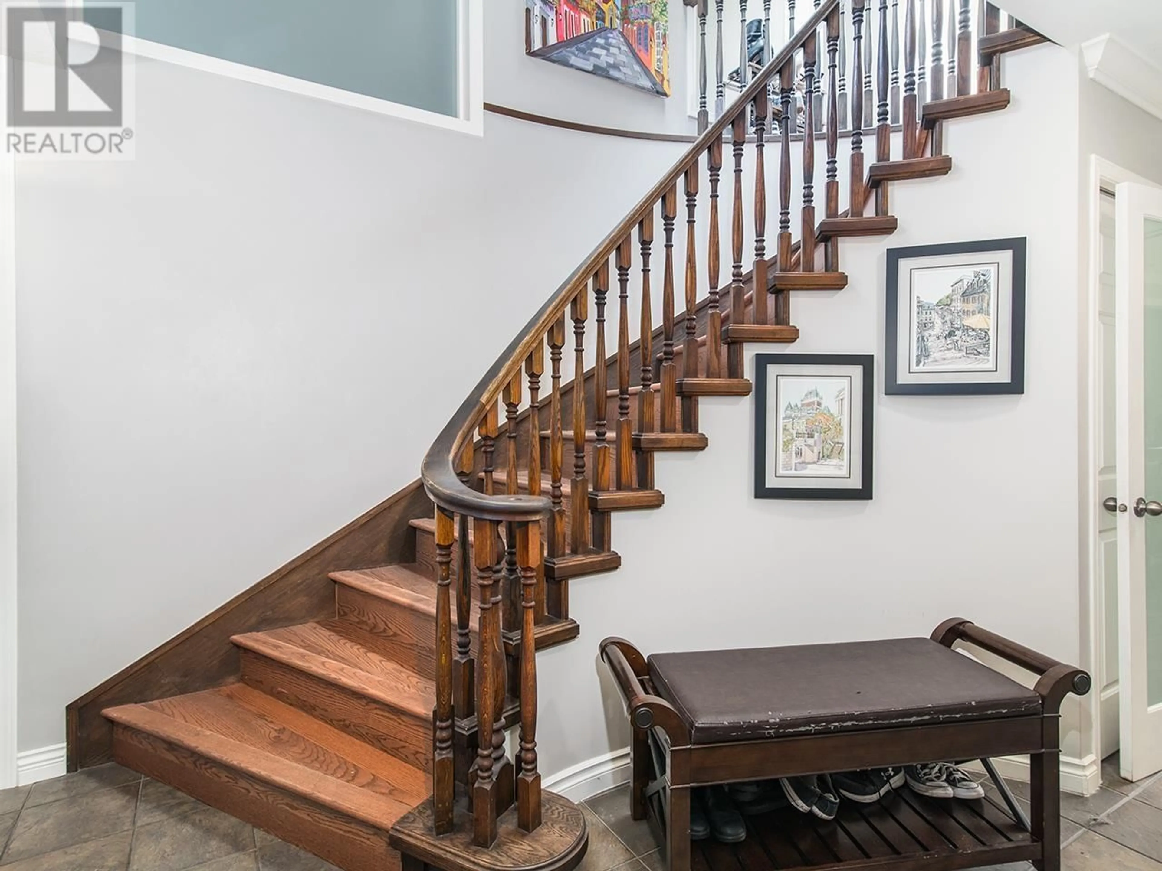 Stairs for 862 51 STREET, Delta British Columbia V4M4A1