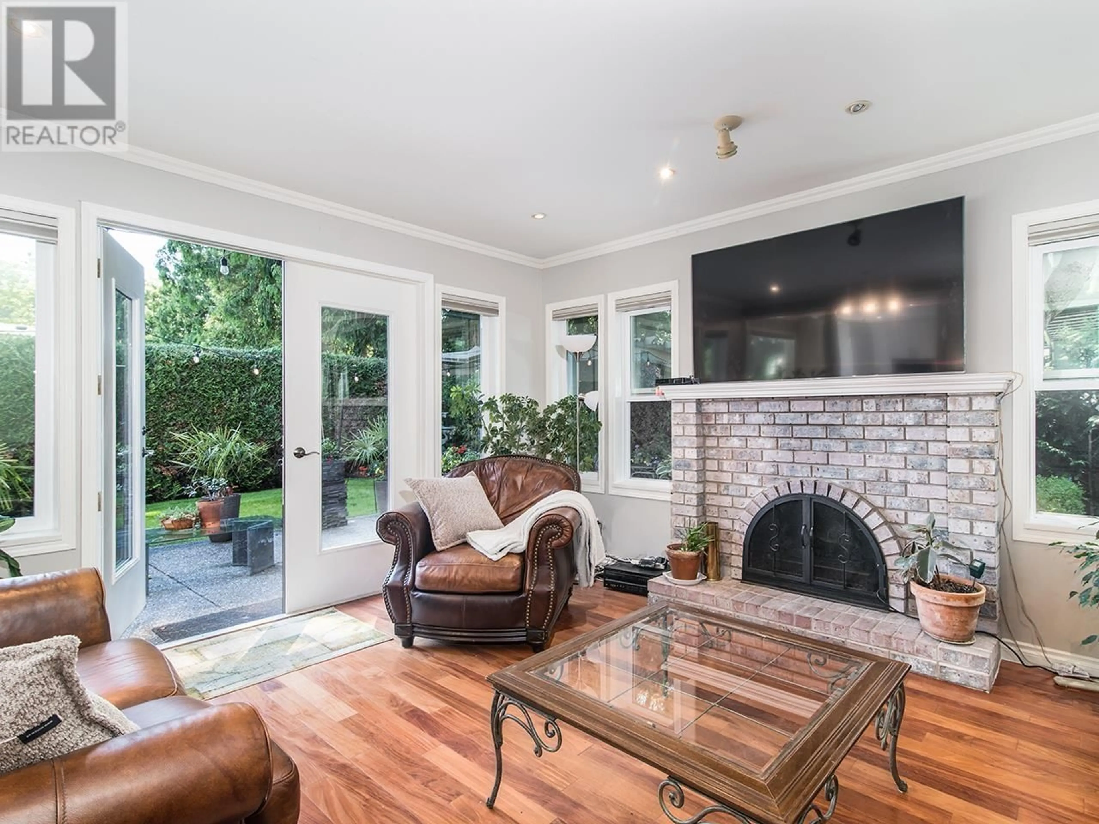 Living room with furniture, unknown for 862 51 STREET, Delta British Columbia V4M4A1