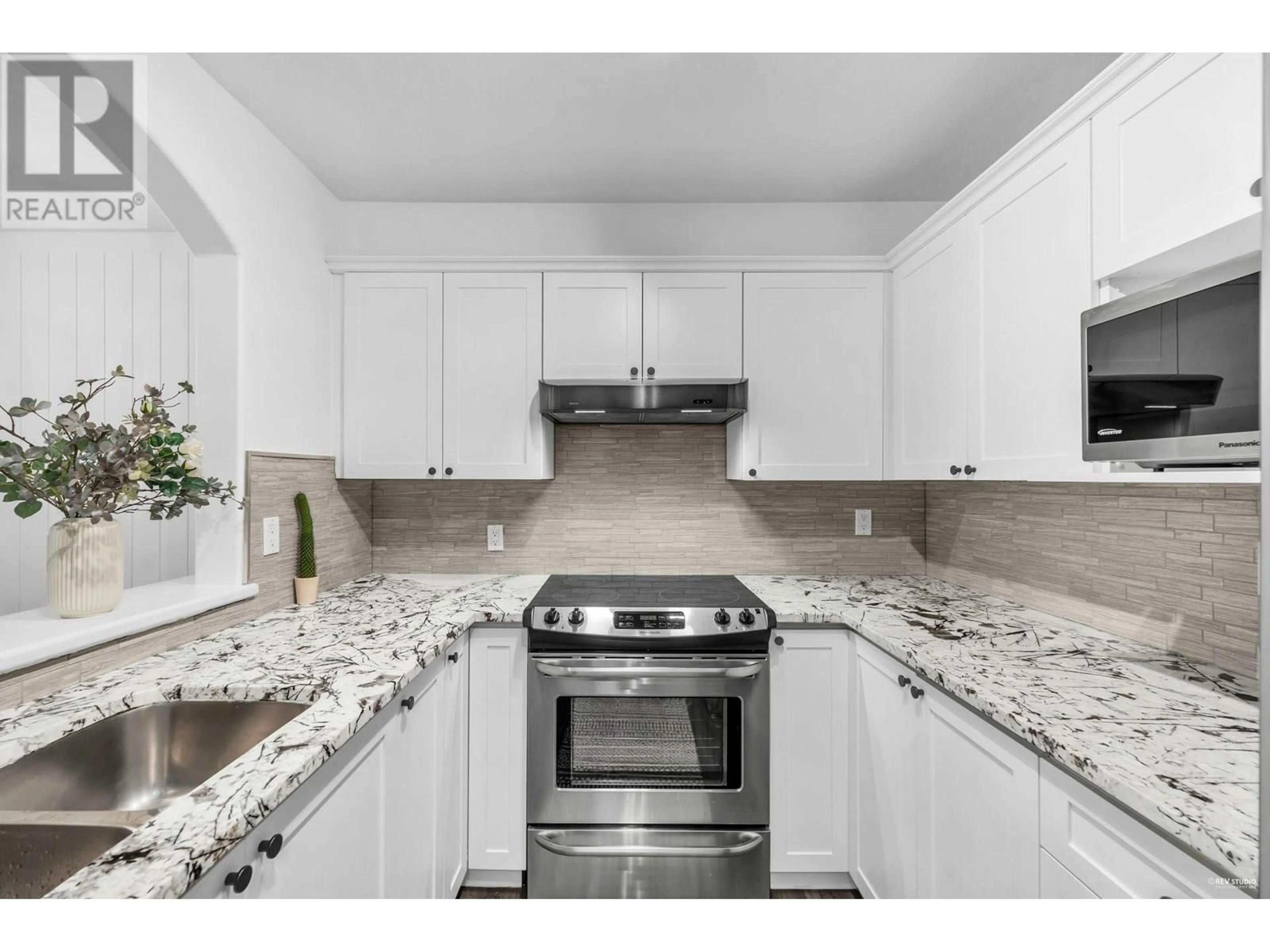 Standard kitchen, ceramic/tile floor for 115 - 5900 DOVER CRESCENT, Richmond British Columbia V7C5R4