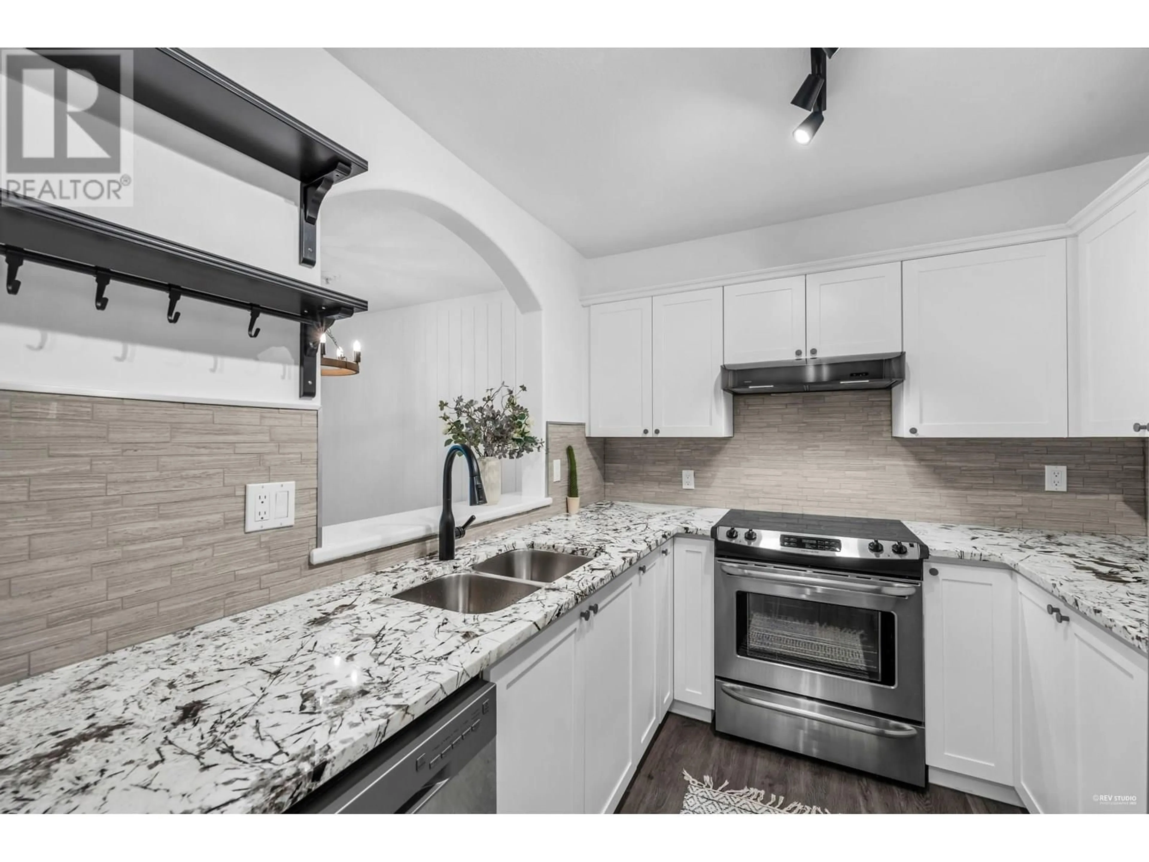 Open concept kitchen, ceramic/tile floor for 115 - 5900 DOVER CRESCENT, Richmond British Columbia V7C5R4