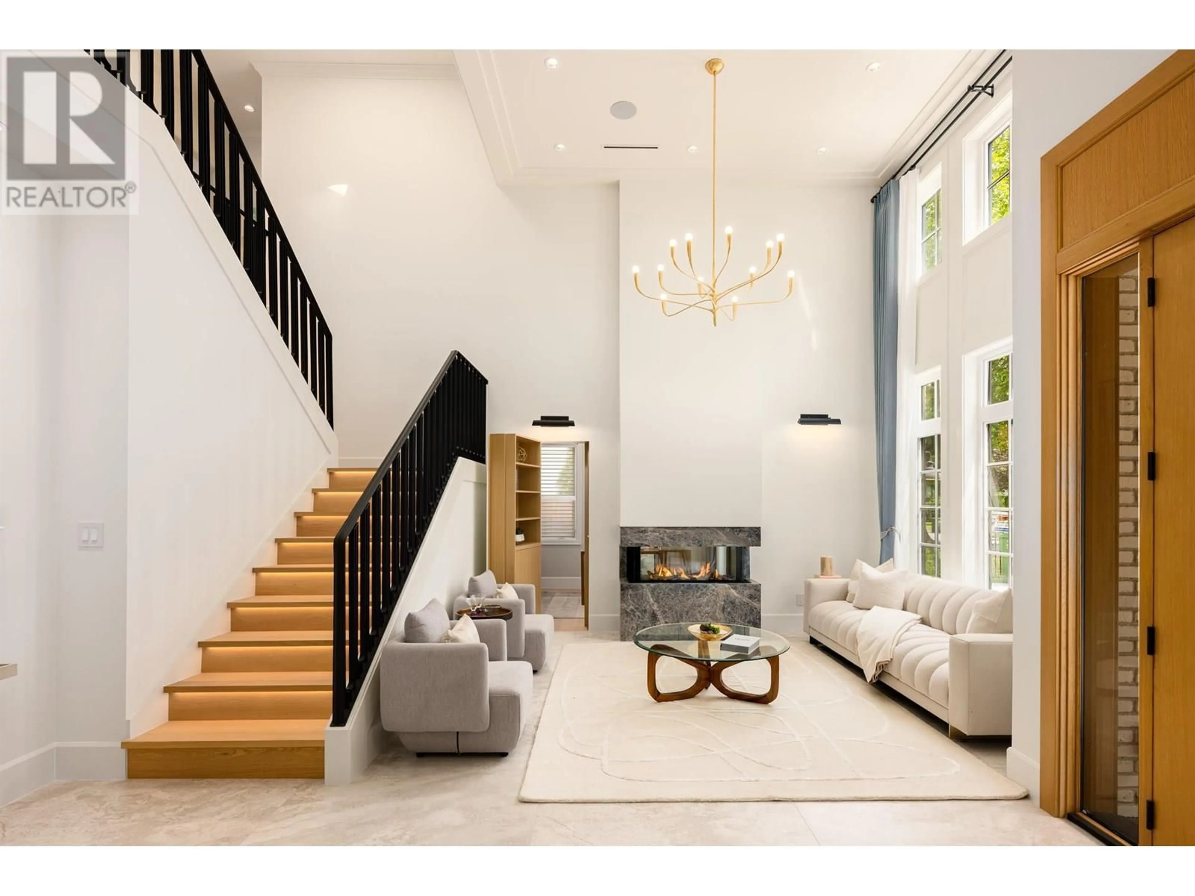 Indoor foyer for 8531 FAIRFAX CRESCENT, Richmond British Columbia V7C1X9