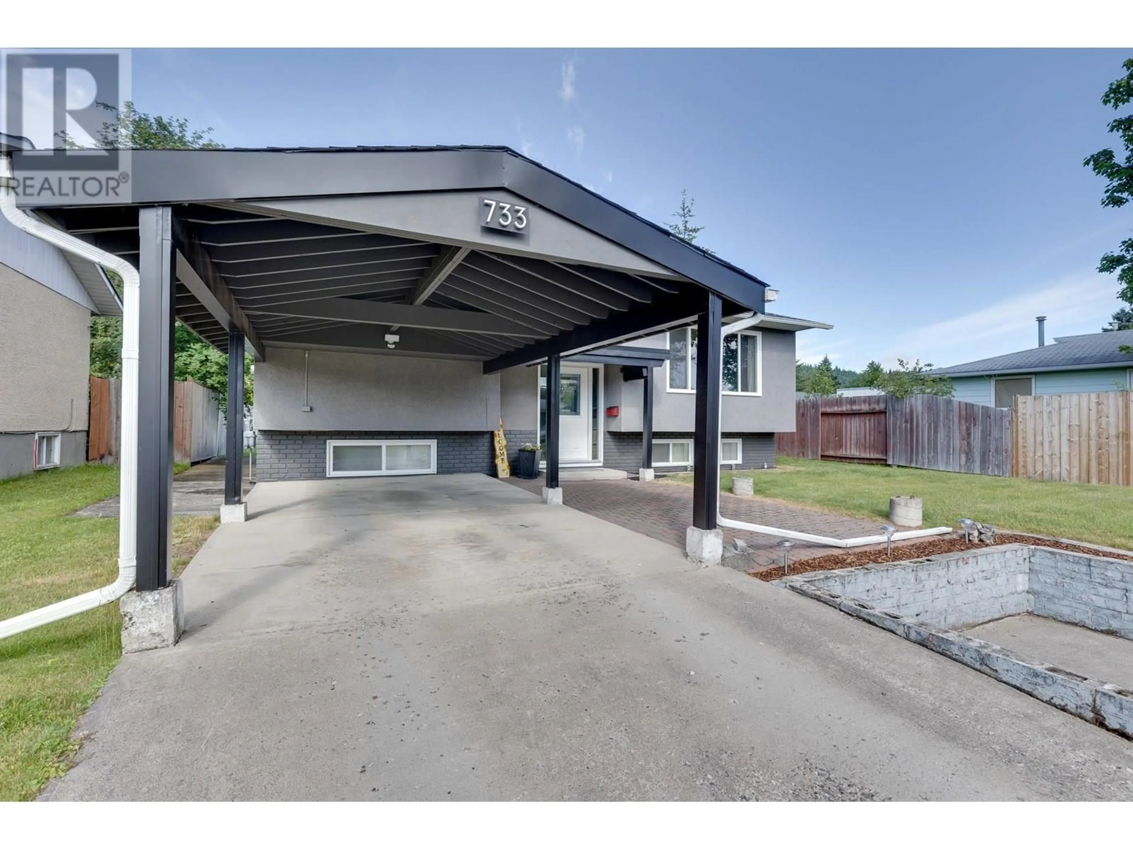 Indoor garage for 733 FAULKNER CRESCENT, Prince George British Columbia V2M5E1
