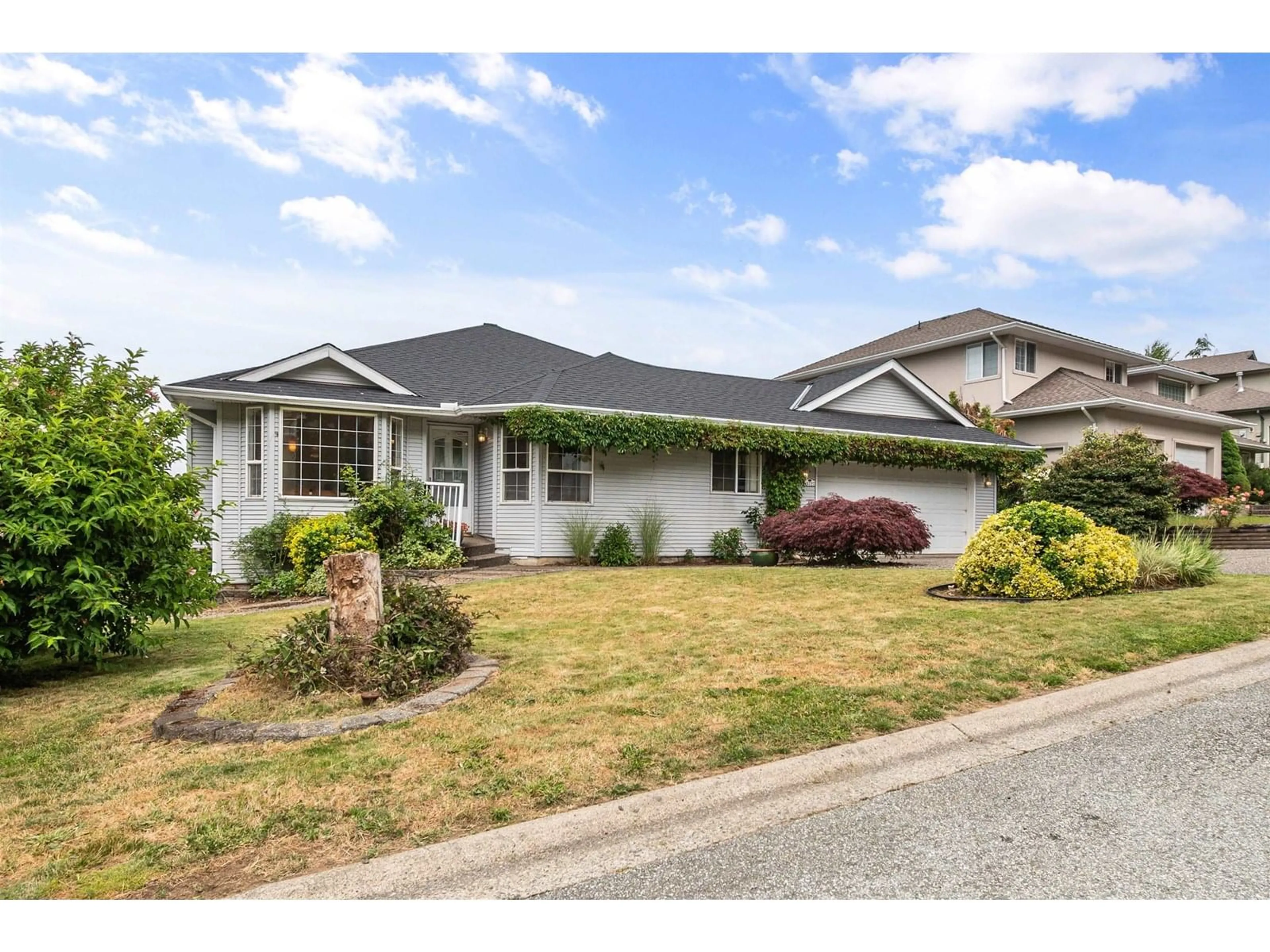 Home with vinyl exterior material, street for 46727 WOODSPRING PLACE, Chilliwack British Columbia V2R3W6