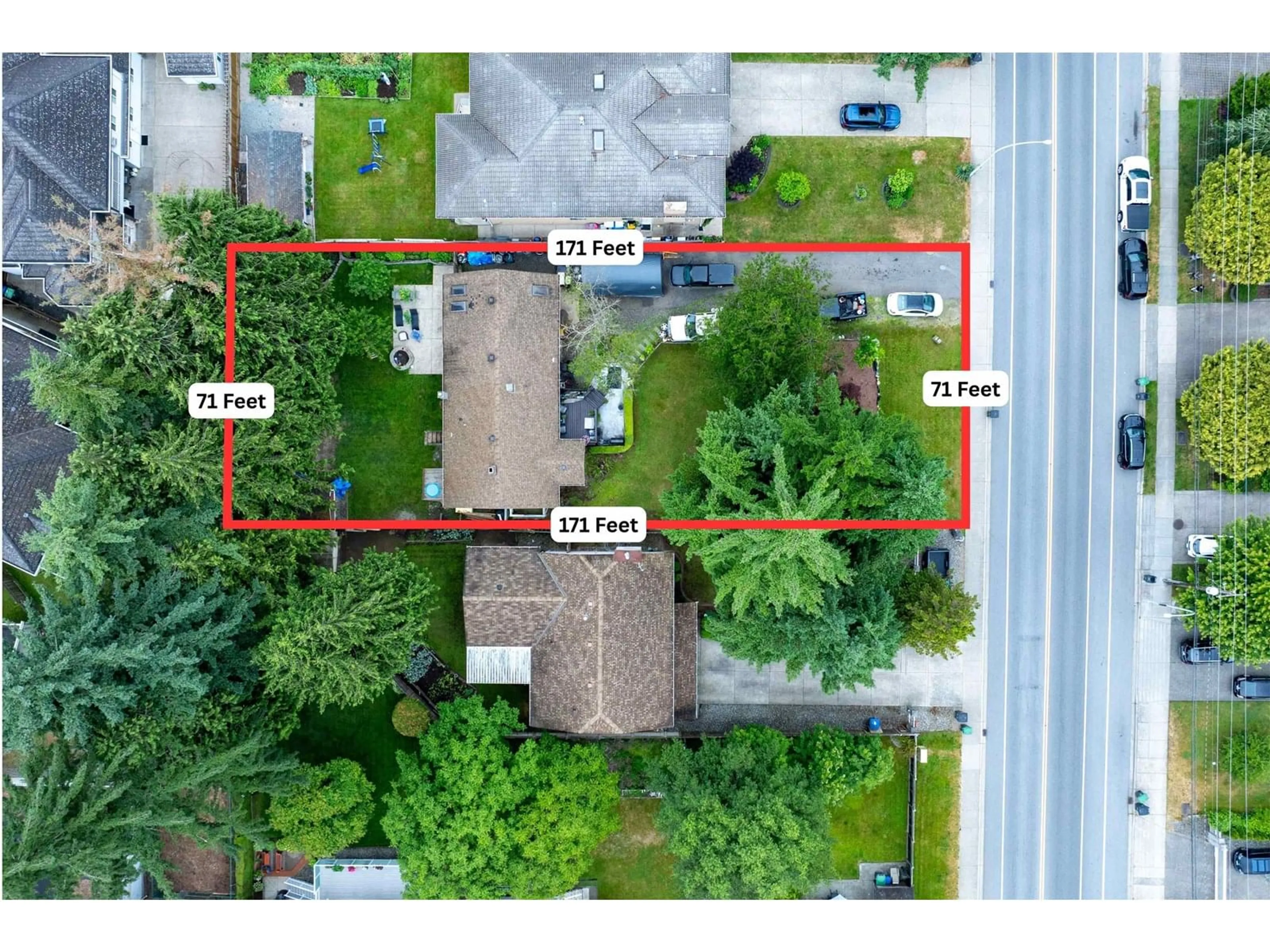A pic from outside/outdoor area/front of a property/back of a property/a pic from drone, street for 8037 160, Surrey British Columbia V4N0V4