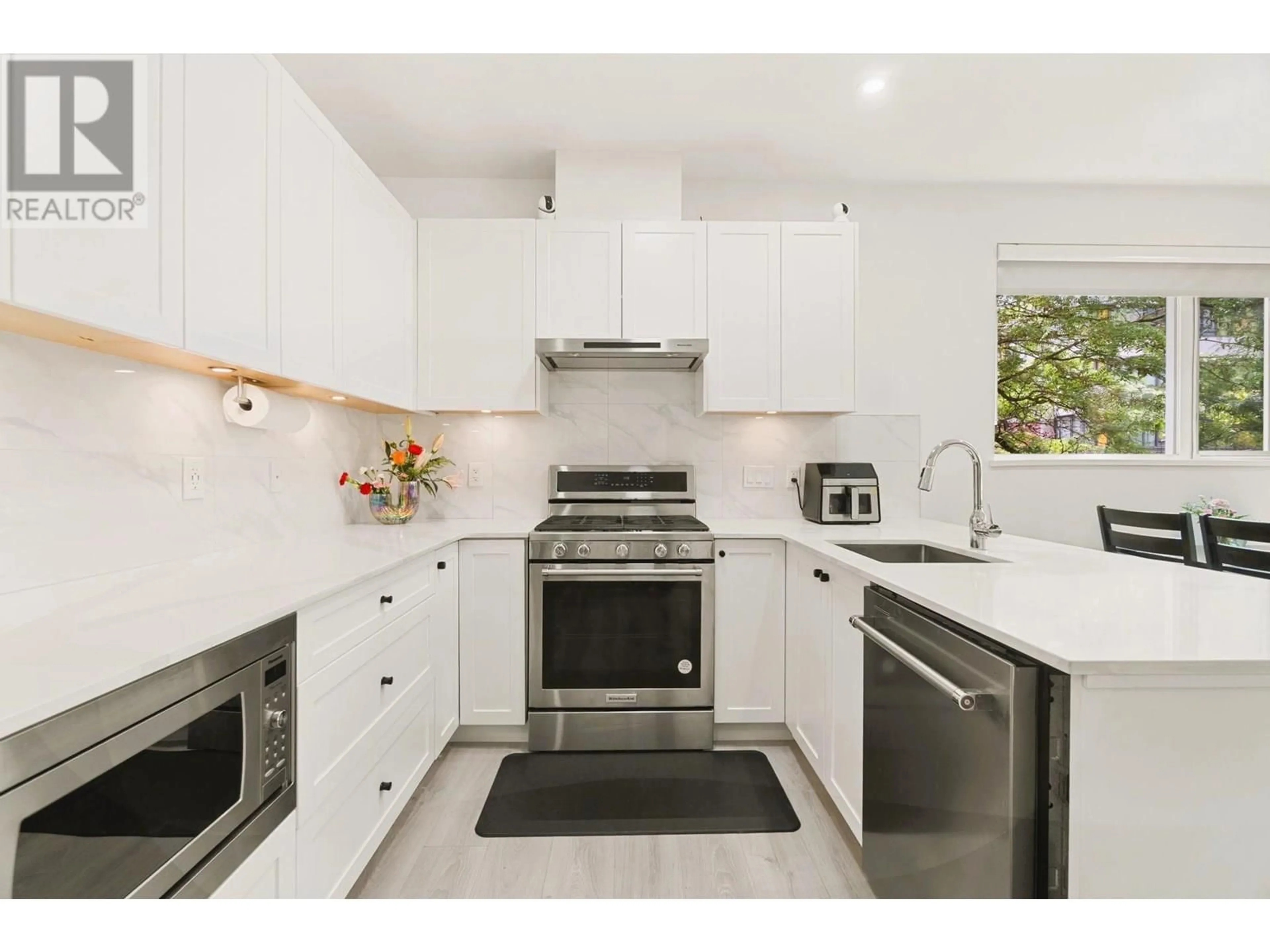 Unknown for 206 - 2688 DUKE STREET, Vancouver British Columbia V5R4S9