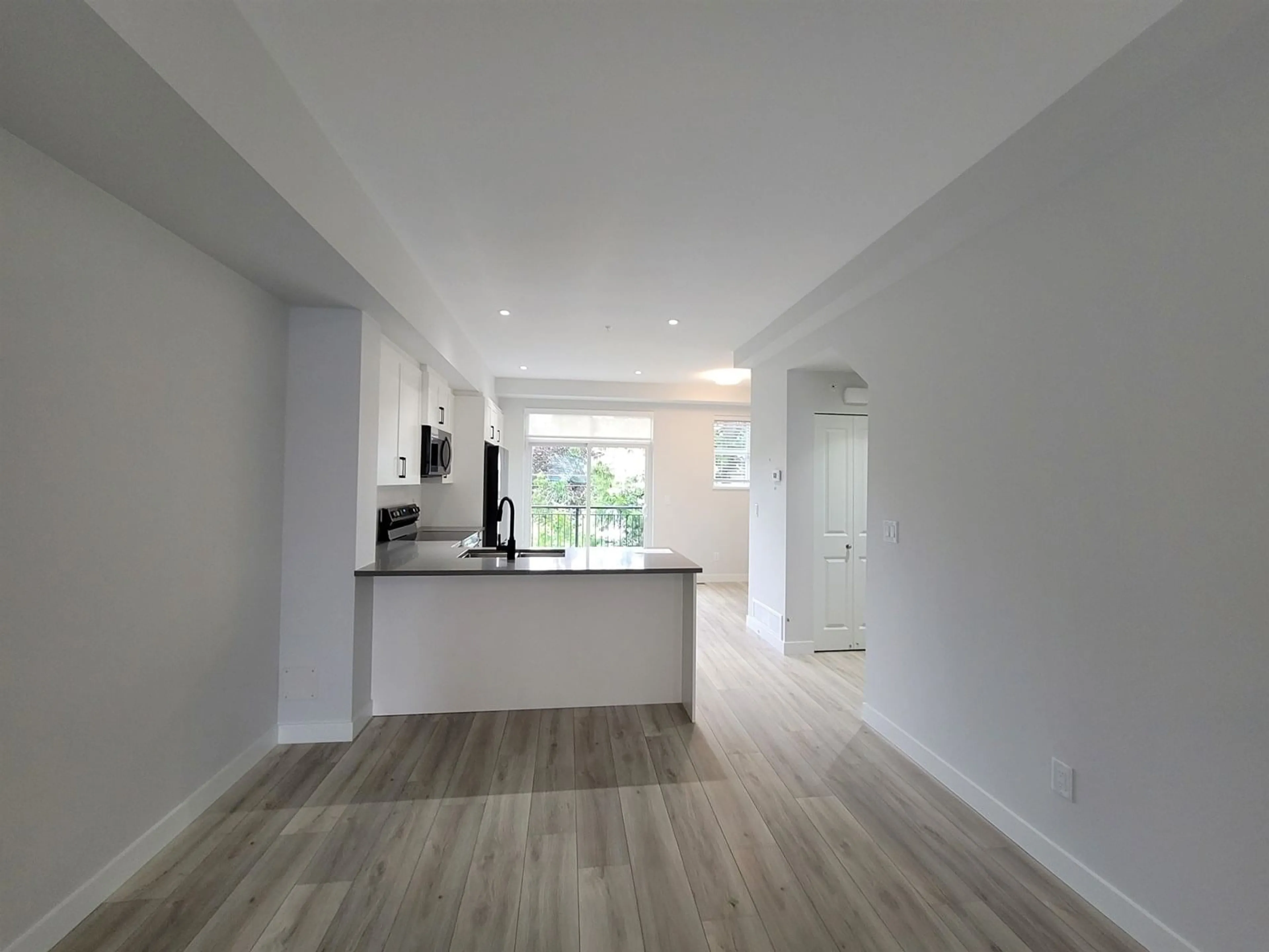 Open concept kitchen, unknown for 139 - 20180 84, Langley British Columbia V2Y3N5